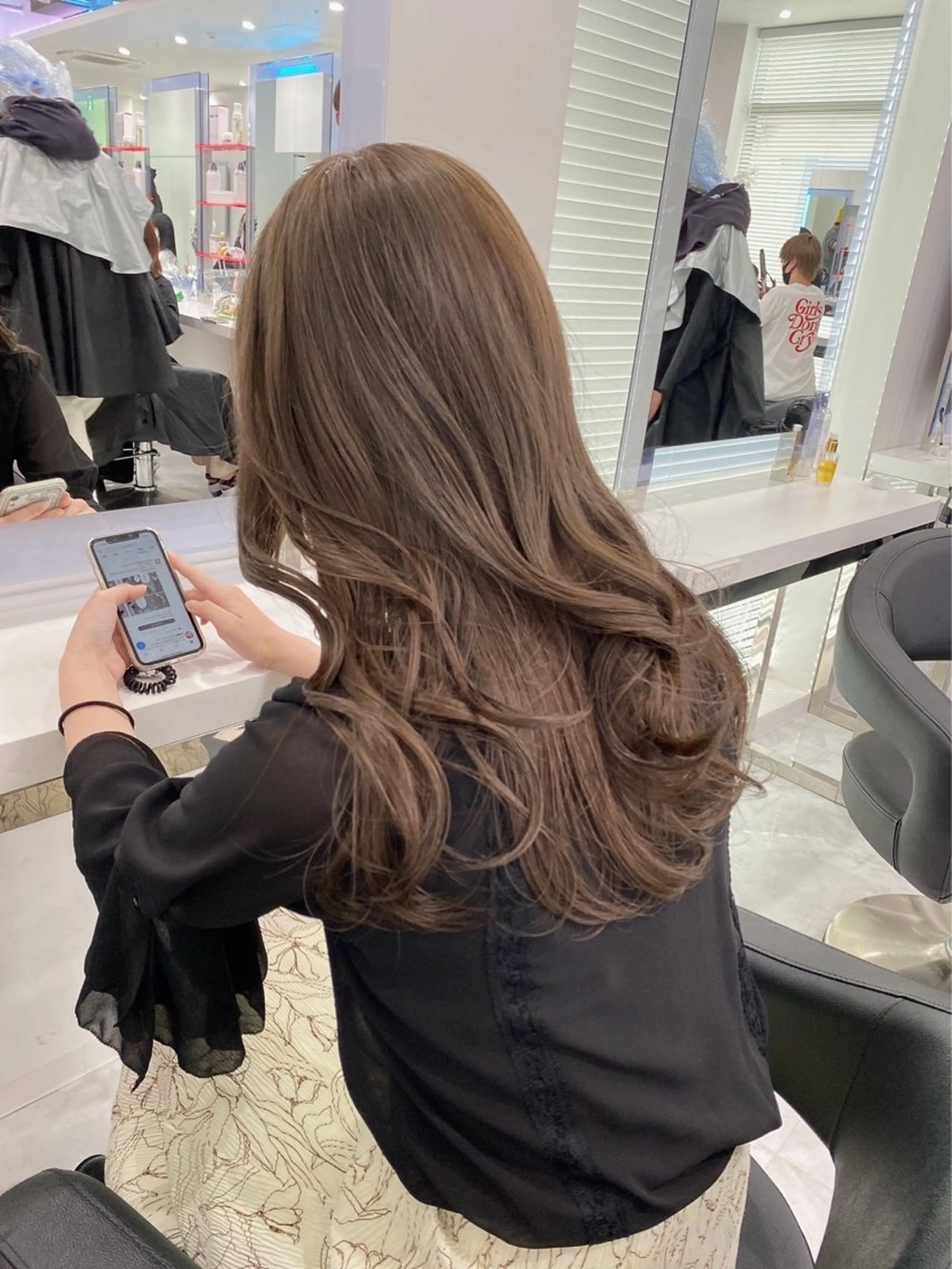 ロング カラー ヘアアレンジ トレンドモテカラー 🩷色落ちまで可愛くのヘアスタイル