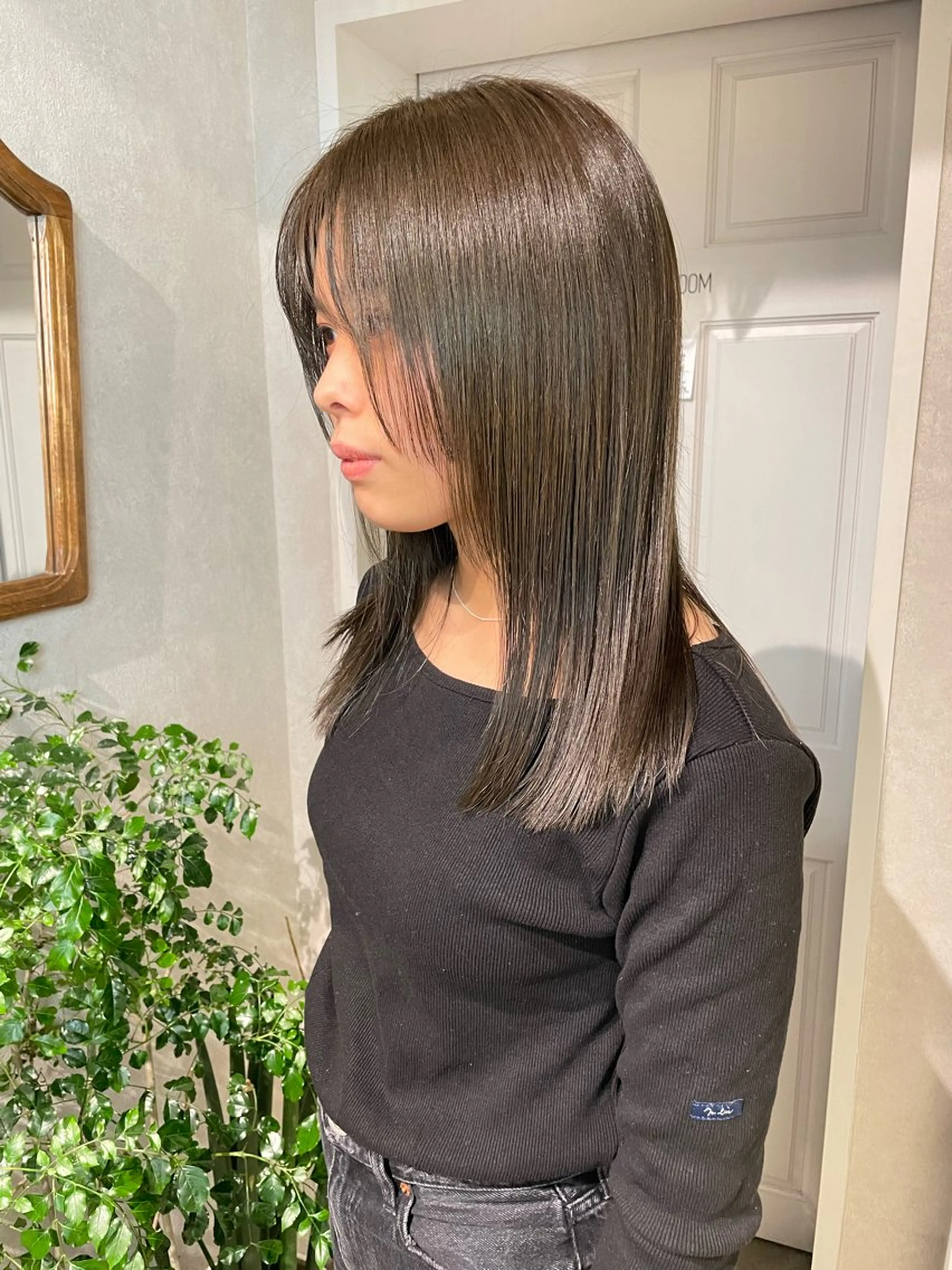 ミディアム カラー 酸性ストレート 縮毛矯正 ナチュラル透明感🌱 小山美樹子のヘアスタイル