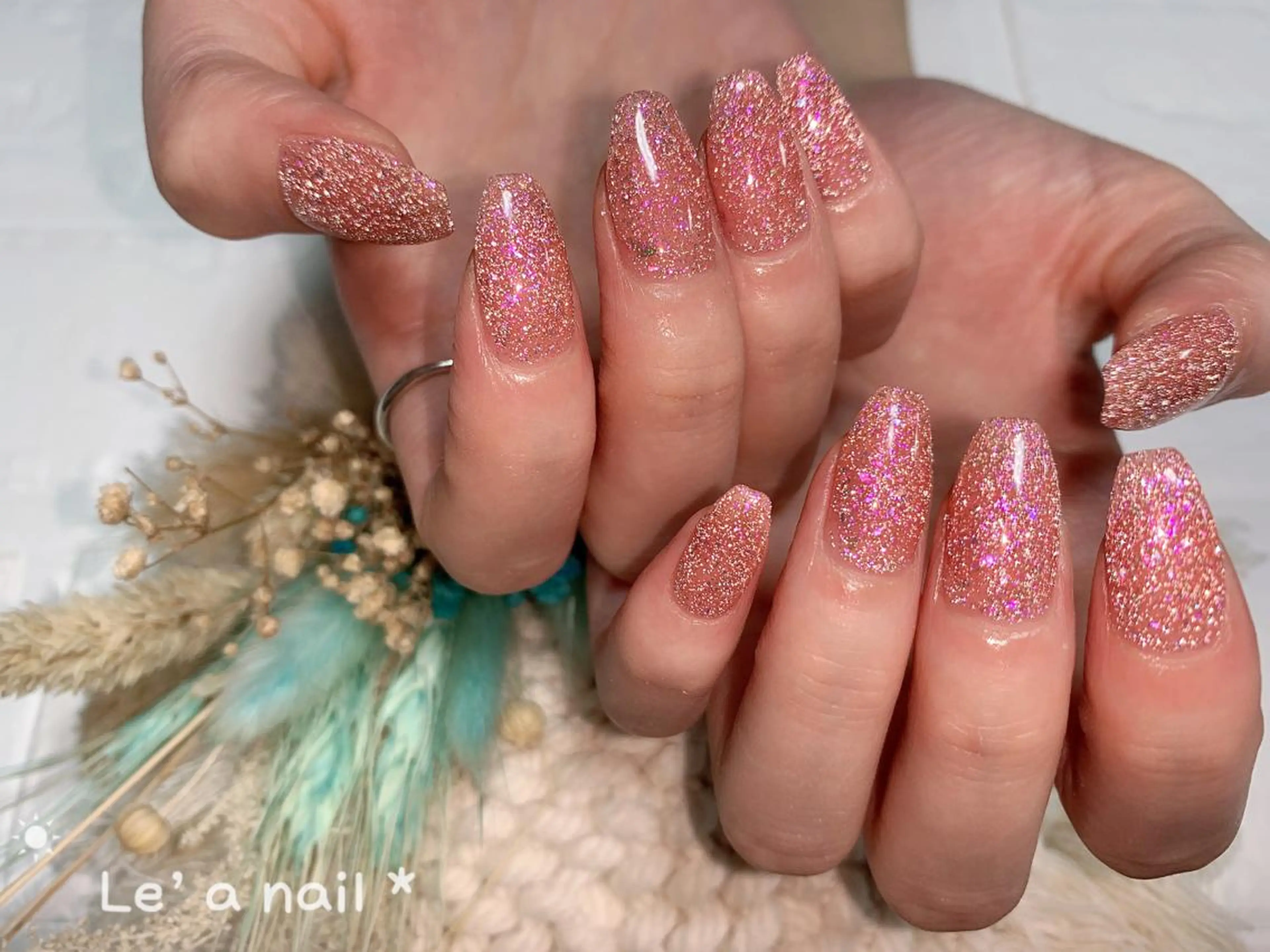 ショート カラー ネイル Lea NAILsalon所属・Le’a NailSalonのネイルデザイン