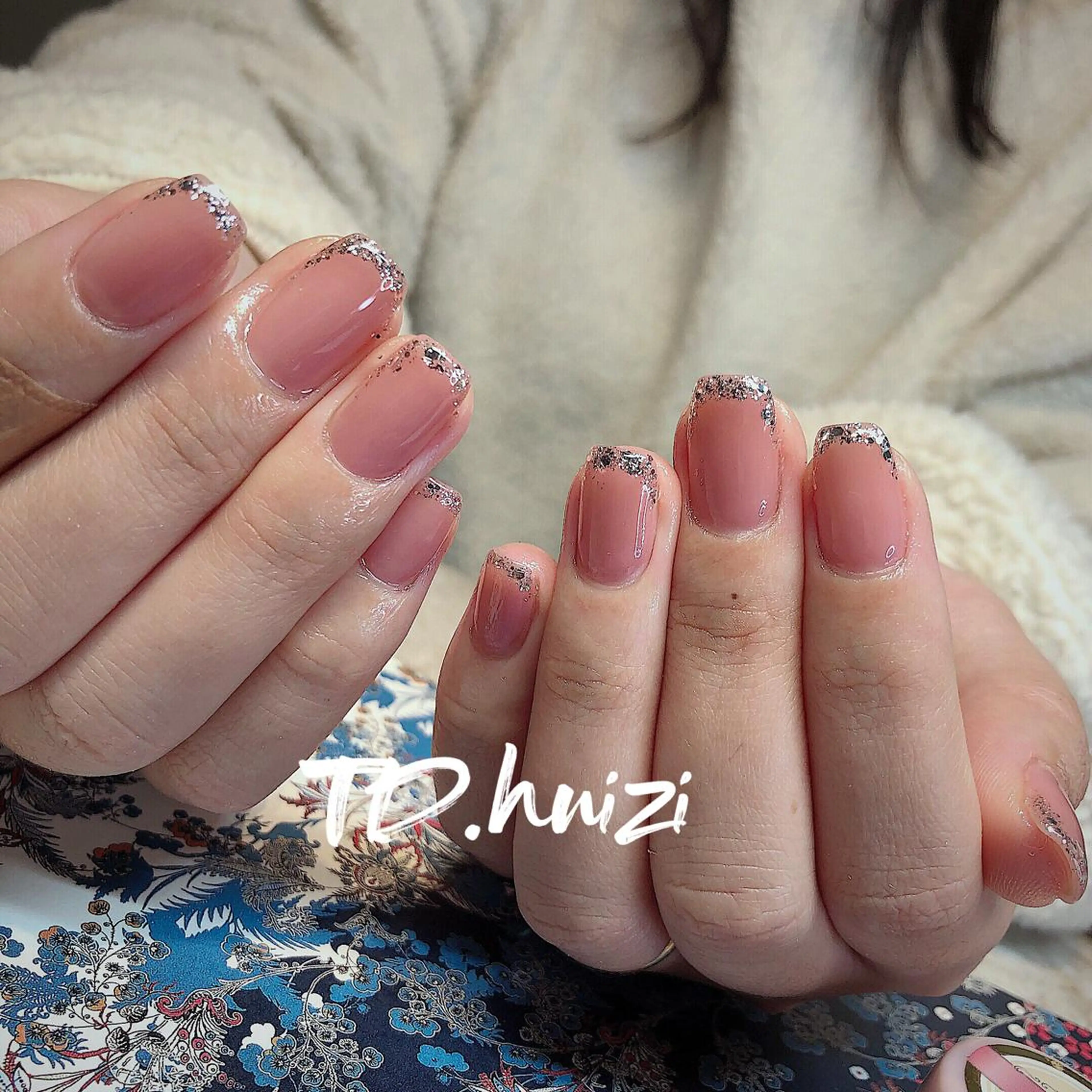 ミディアム ハンドネイル めぐみのネイルサロン 惠のネイルデザイン