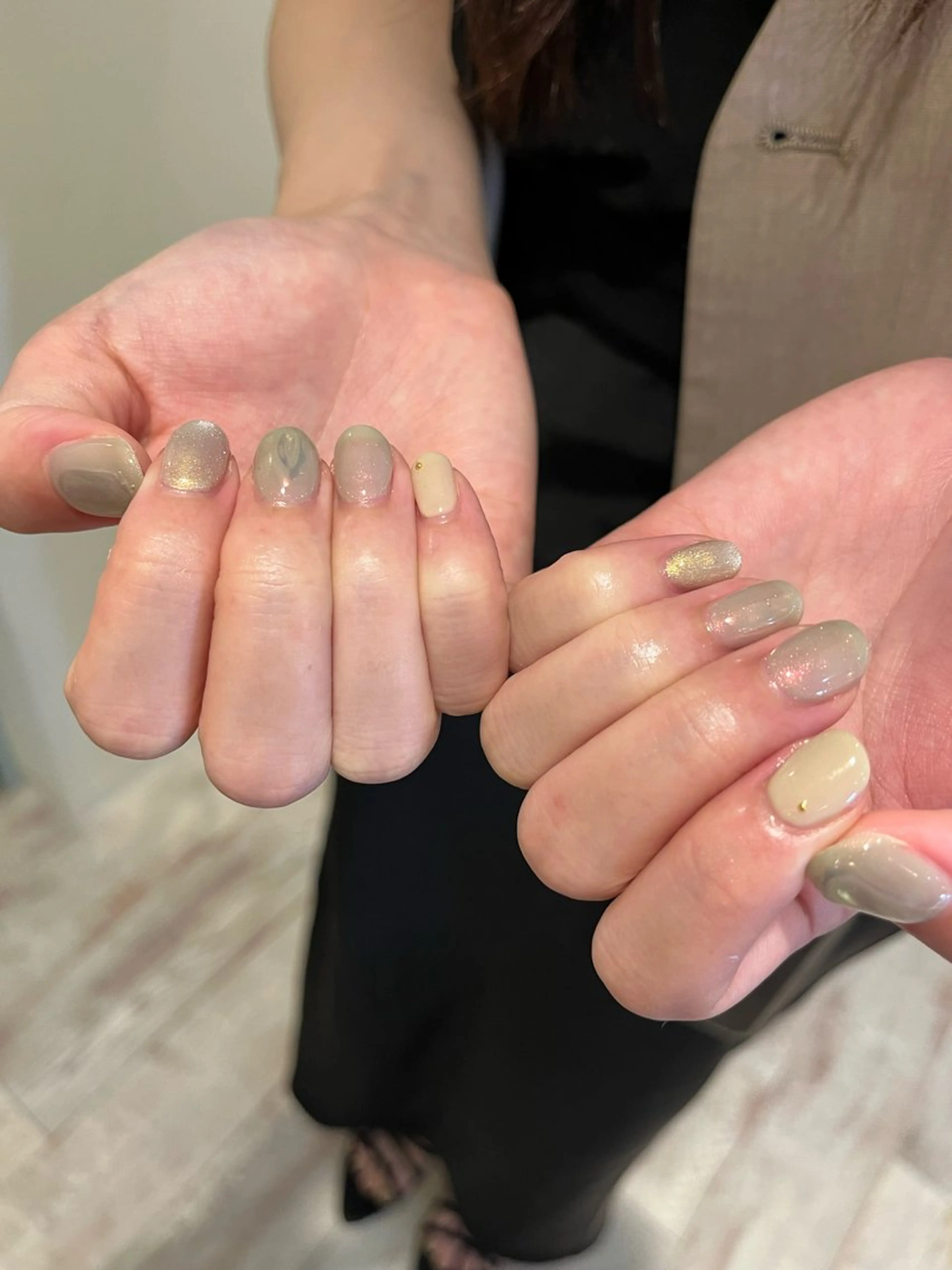 ネイル ハンドネイル une／YUKINA 🫧大人nuanceのネイルデザイン