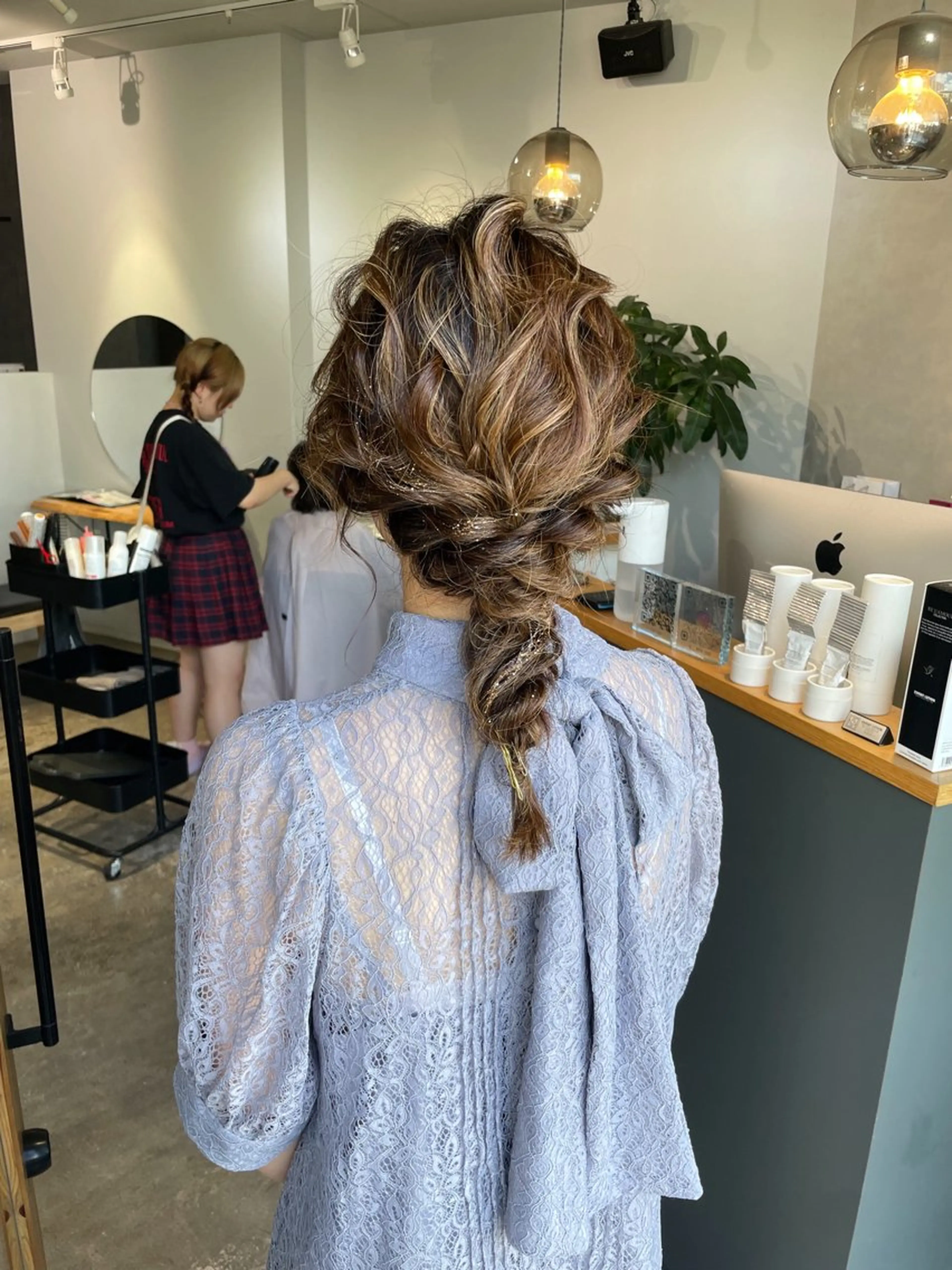 ミディアム 岸川 恭子のヘアスタイル