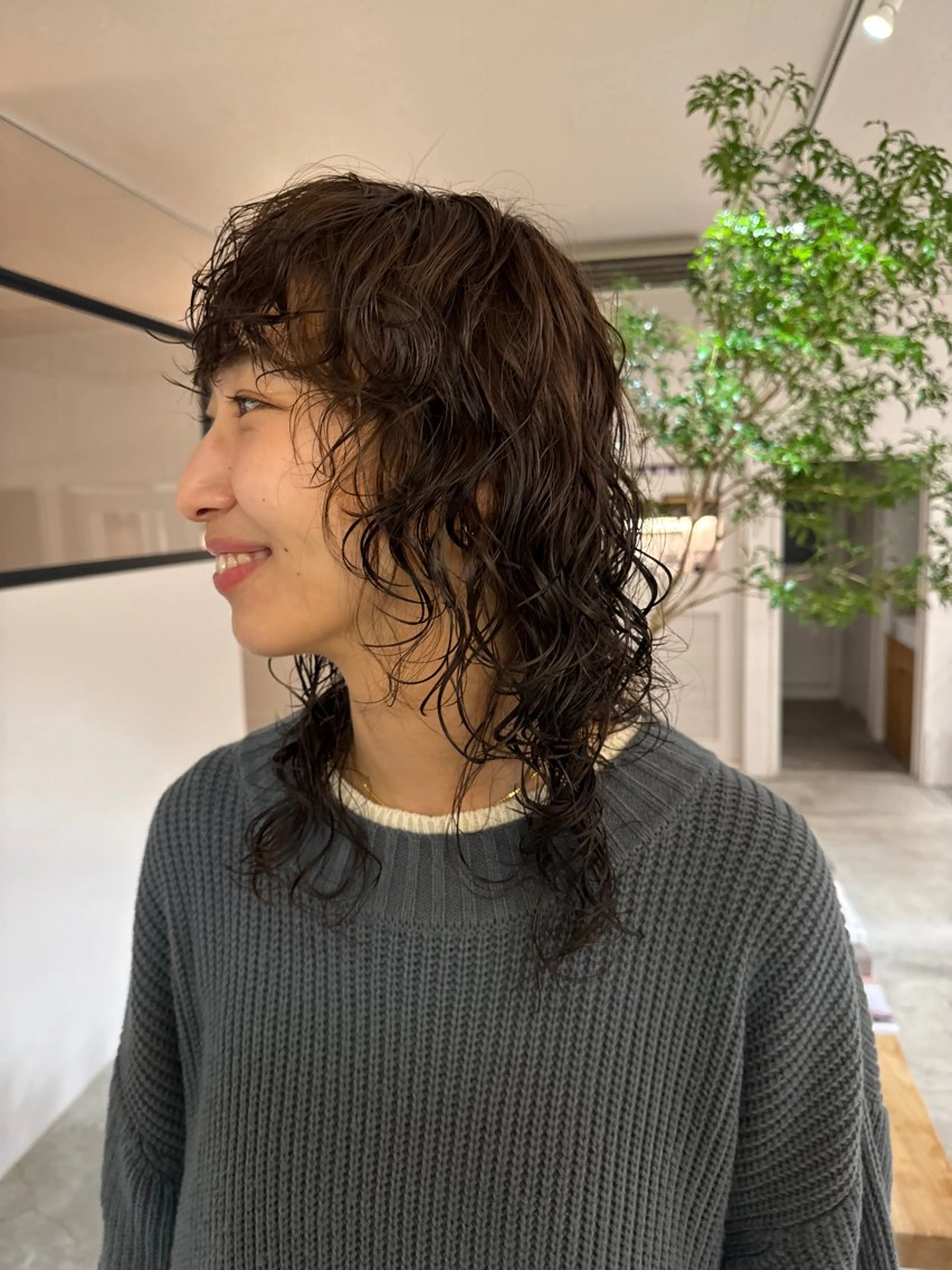 ミディアム パーマ ミディアムパーマ ウルフカット noi所属・岡崎パーマ 岡山裕成のヘアスタイル