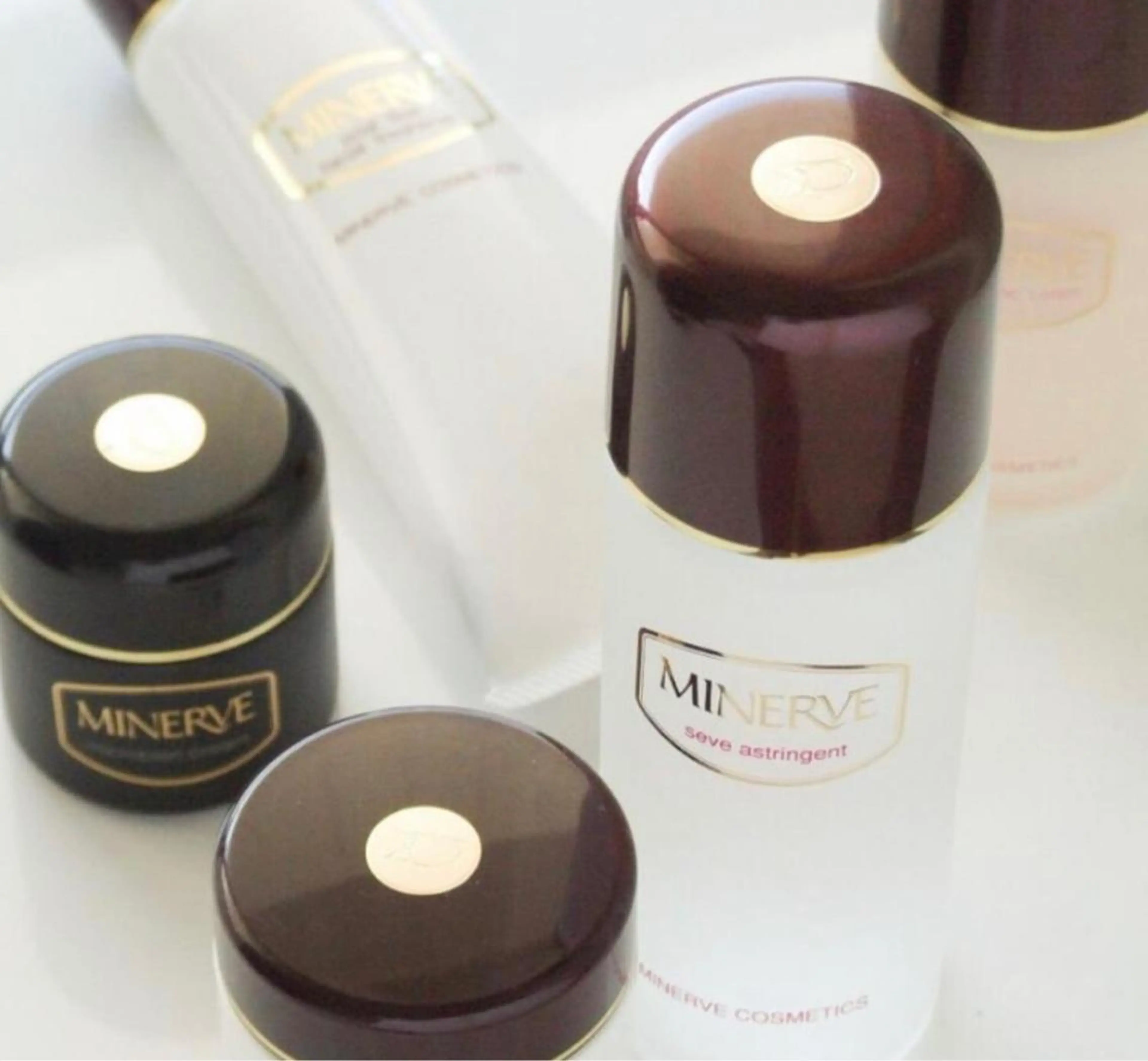 セミロング カラー パーマ ヘアアレンジ メンズ キッズ ネイル マツエク・マツパ アイブロウ 触れたくなる モテ肌へ...❤︎のエステ・リラクイメージ