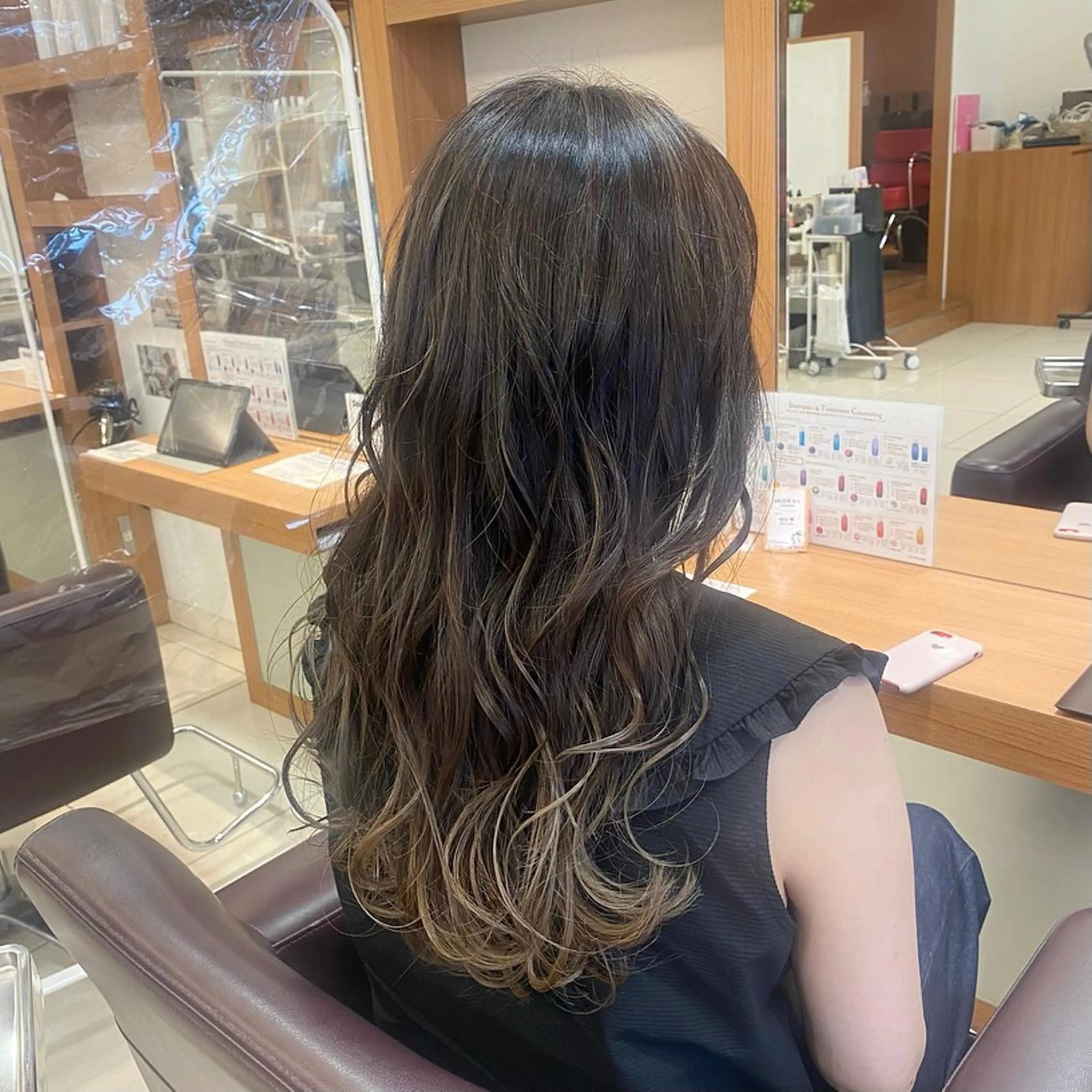 ロング カラー ヘアカラー トリートメント 【カラー指名No 1✨】HIBIKIのヘアスタイル