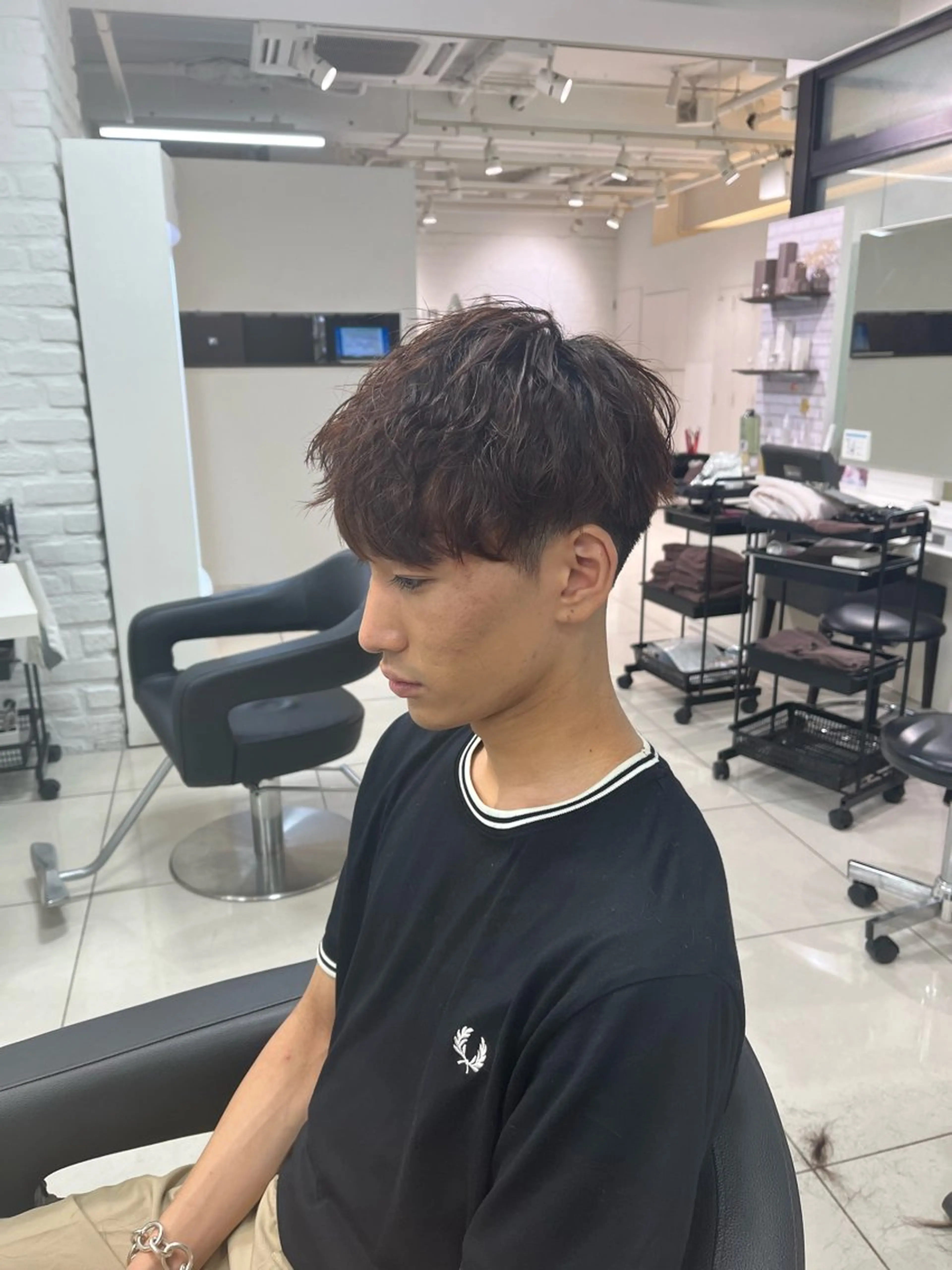 ショート メンズ 【シャドウパーマ センターパート】義心のヘアスタイル