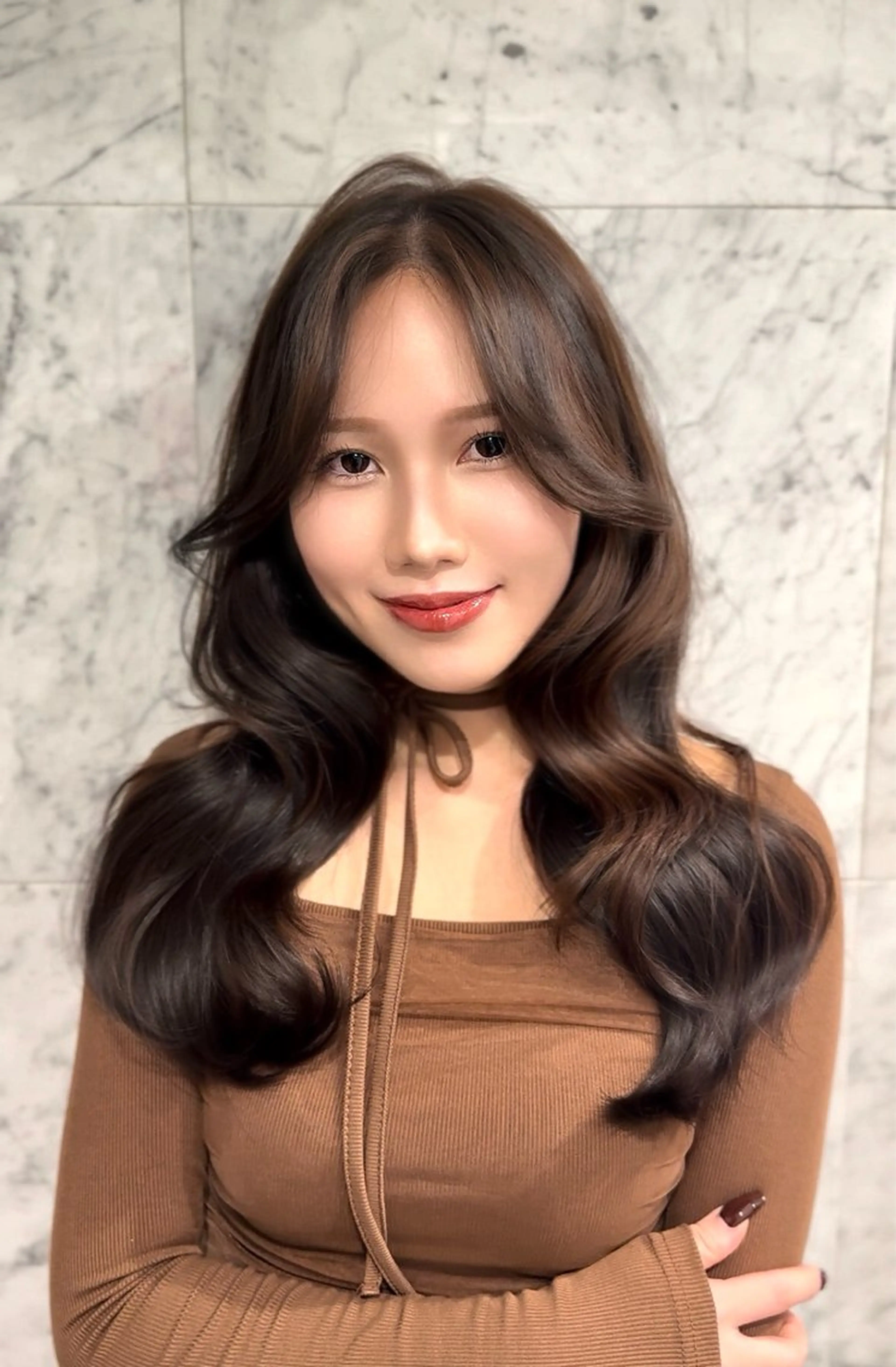 ロング WATARU/ 韓国風巻き髪のヘアスタイル