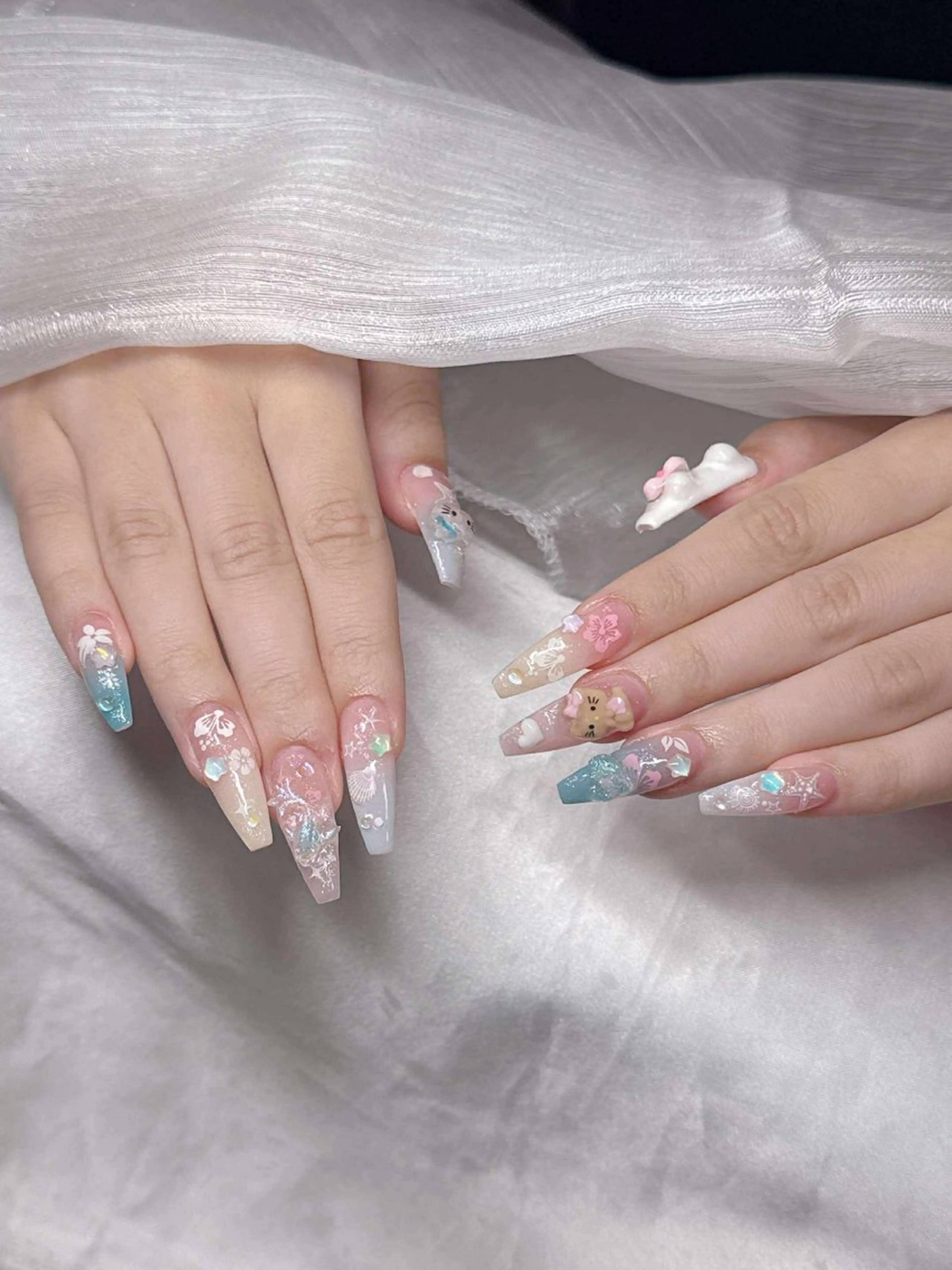 ネイル ハンドネイル Lee Nailsのネイルデザイン