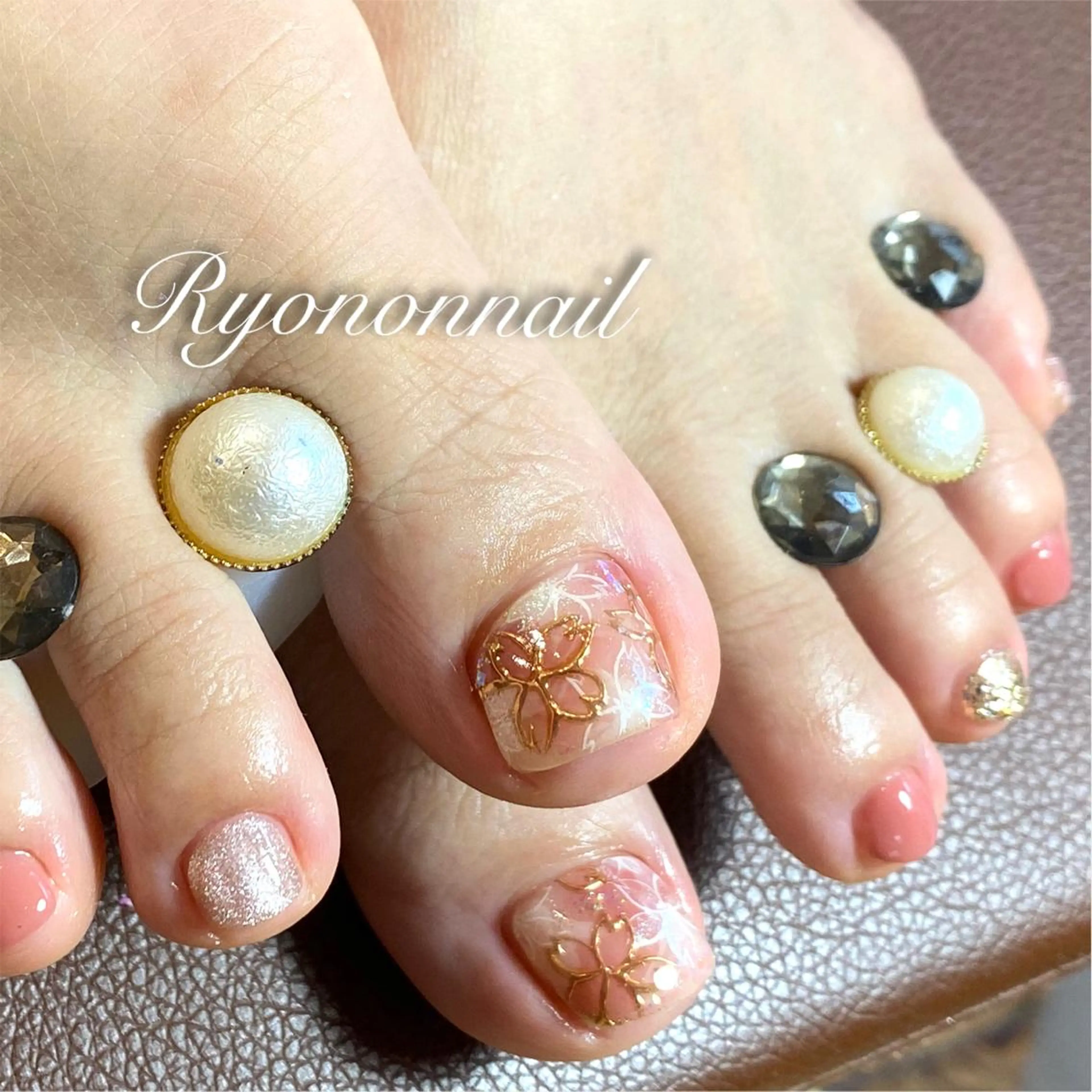 [お一人3回まで][口コミ書いてくださる方限定] フットネイル2本(親指)アートコースの写真