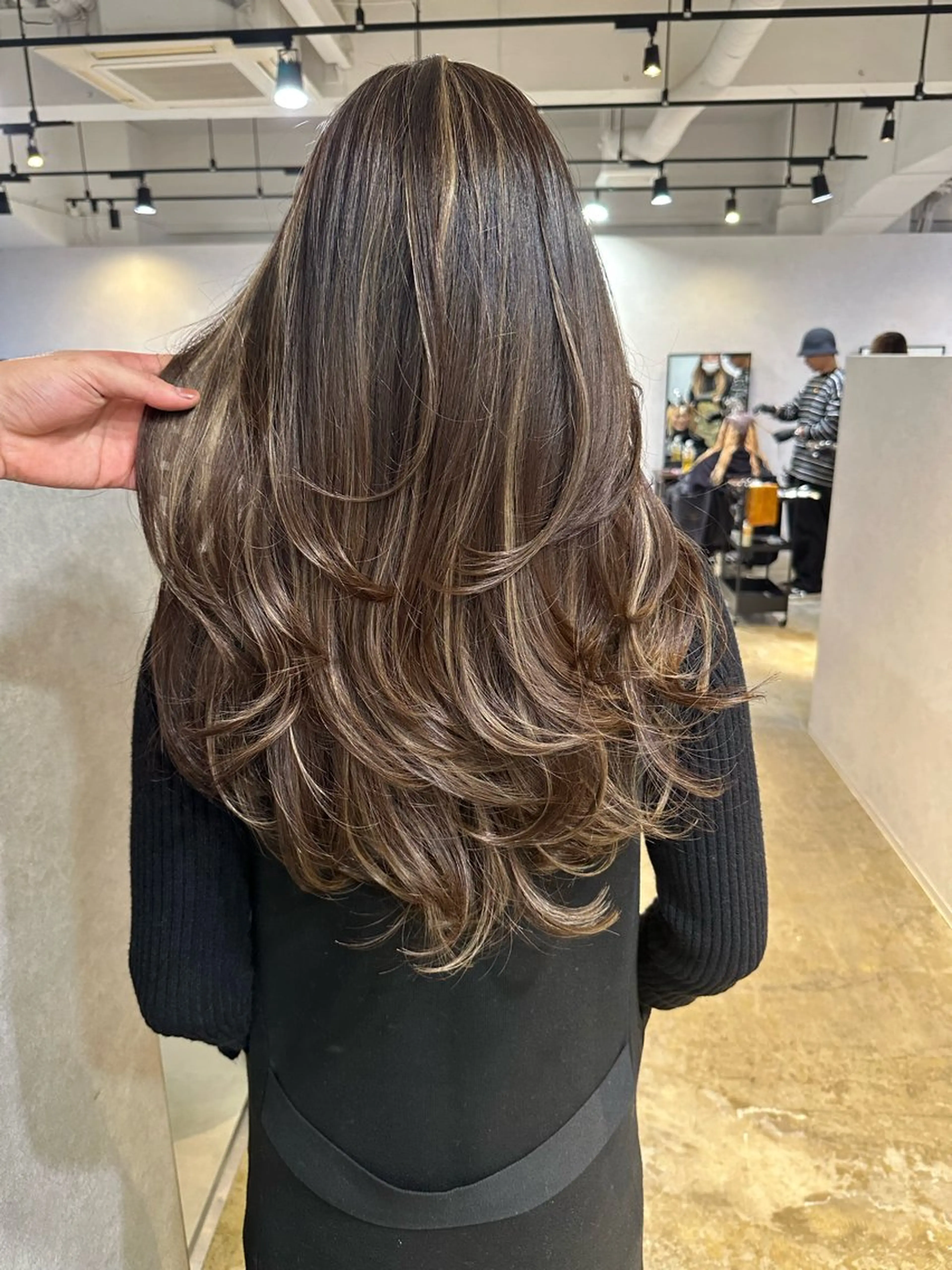 カラー Merly Osakaのヘアスタイル