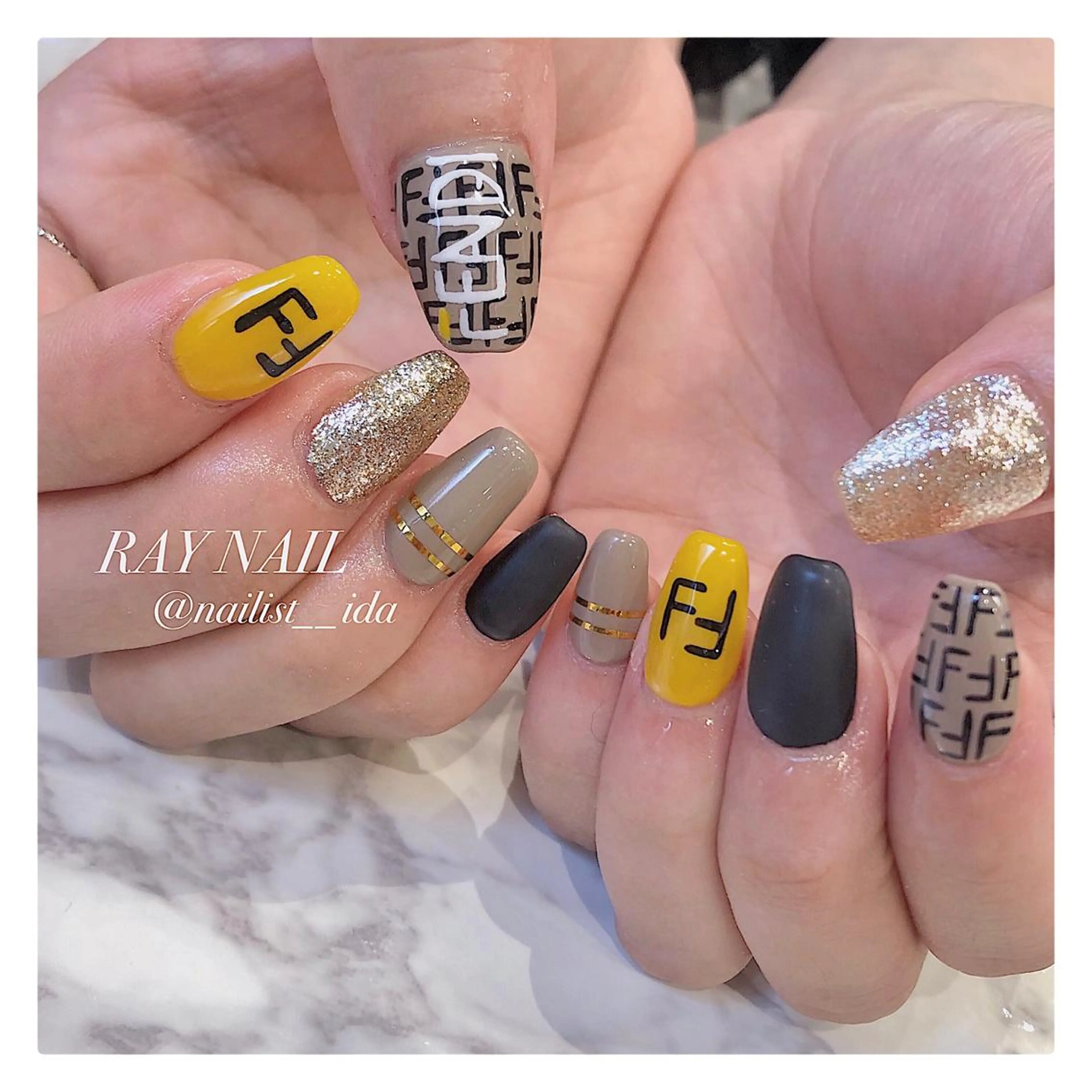 ネイル ショートネイル スクエアネイル ハンドネイル Arowa 伊田のネイルデザイン