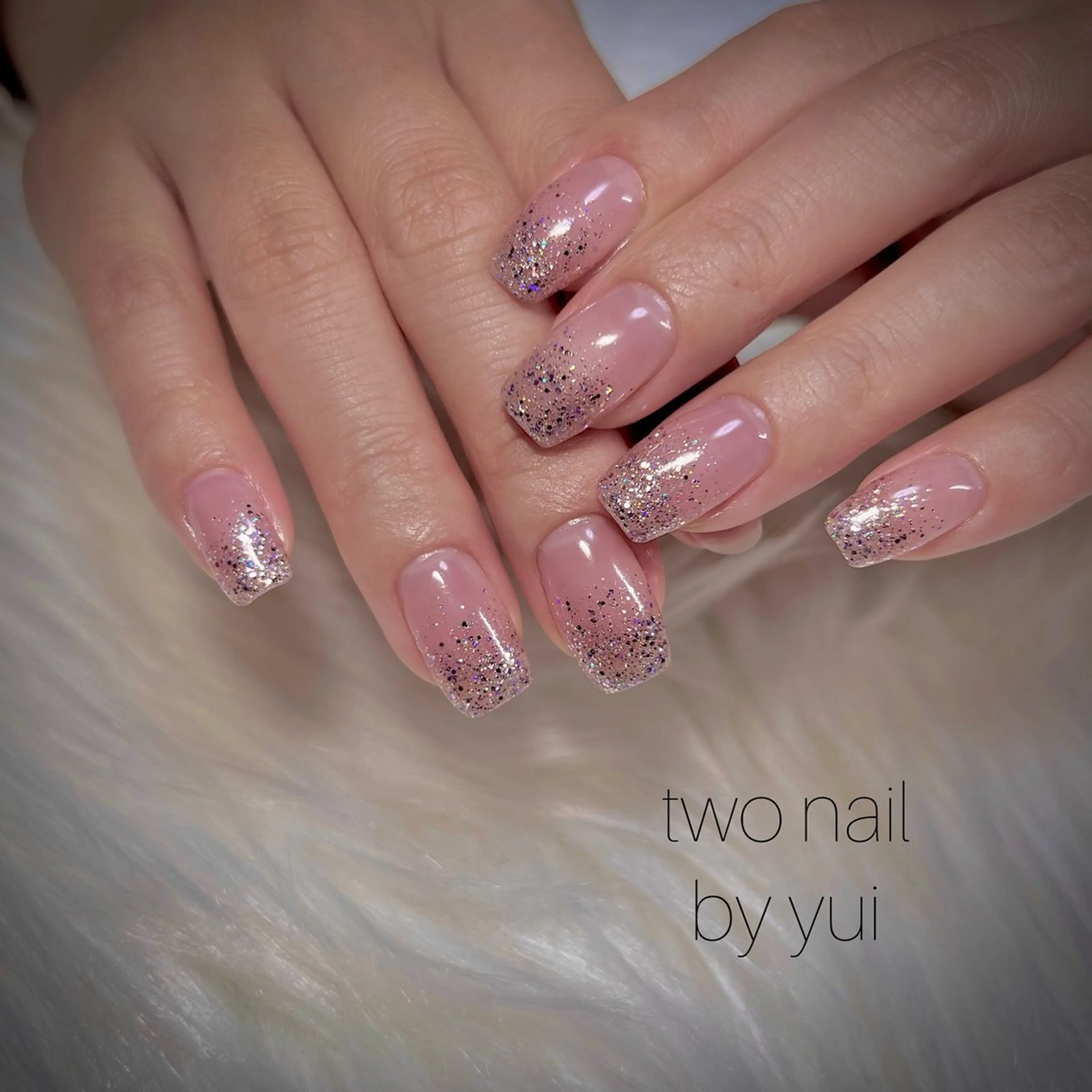 ネイル キラキラネイル ネイルチップ ホワイト ハンドネイル two nailのネイルデザイン