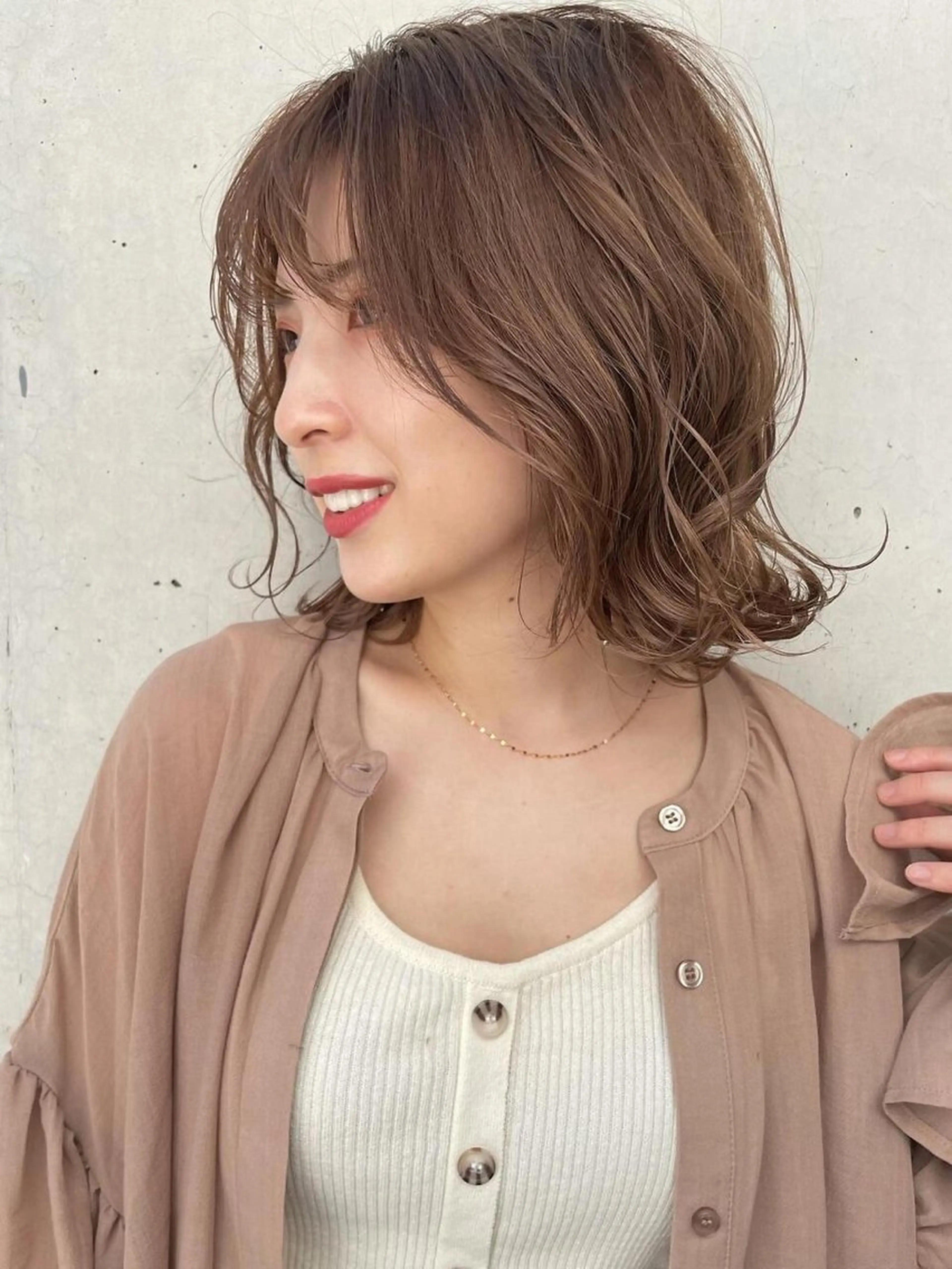 ミディアム ハイライト カット ヘアカラー hoNua. 栄/透明感カラーのヘアスタイル