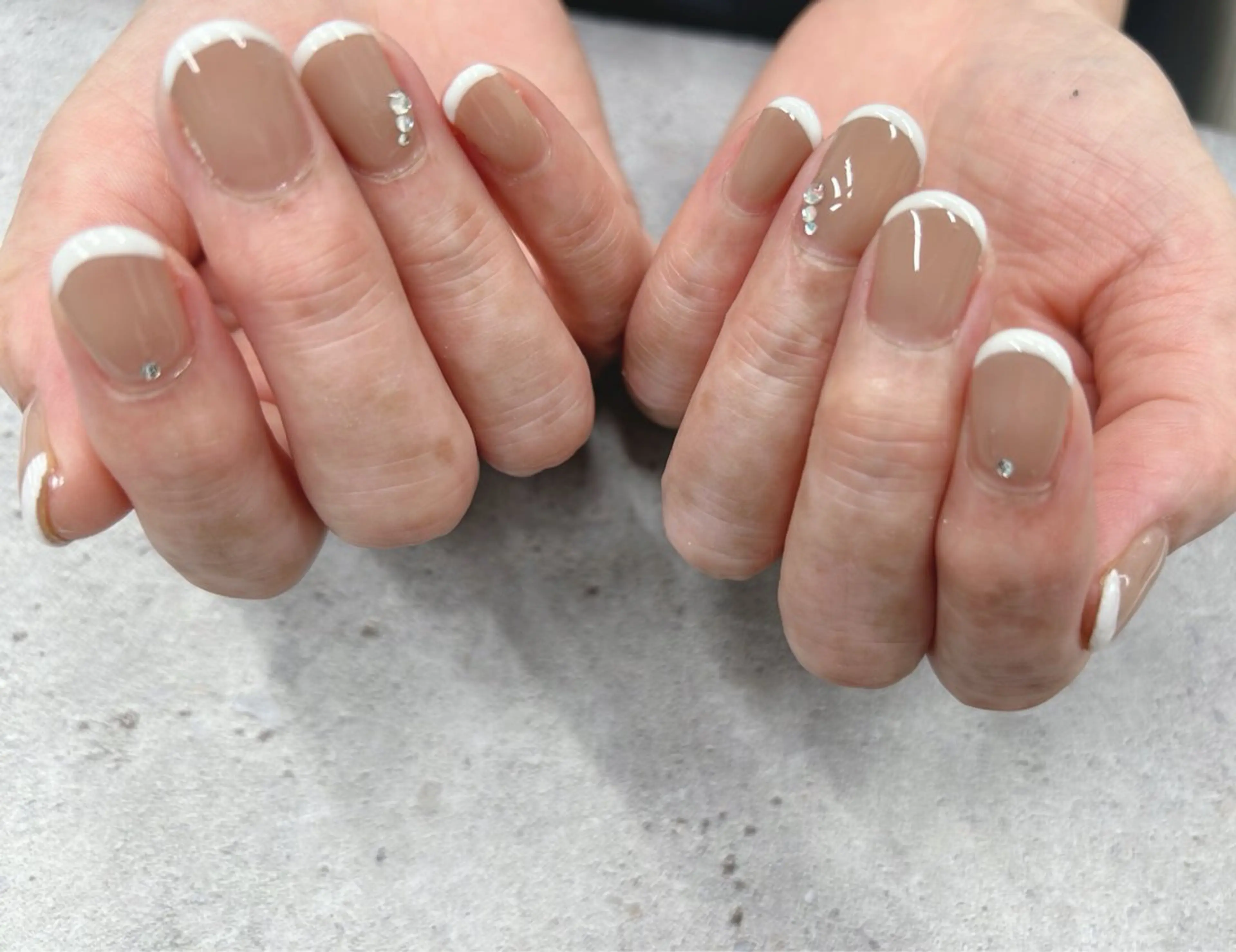 ネイル フレンチネイル ストーンネイル ハンドネイル Nail Salon agré所属・agré ネイルサロン　アグレのネイルデザイン