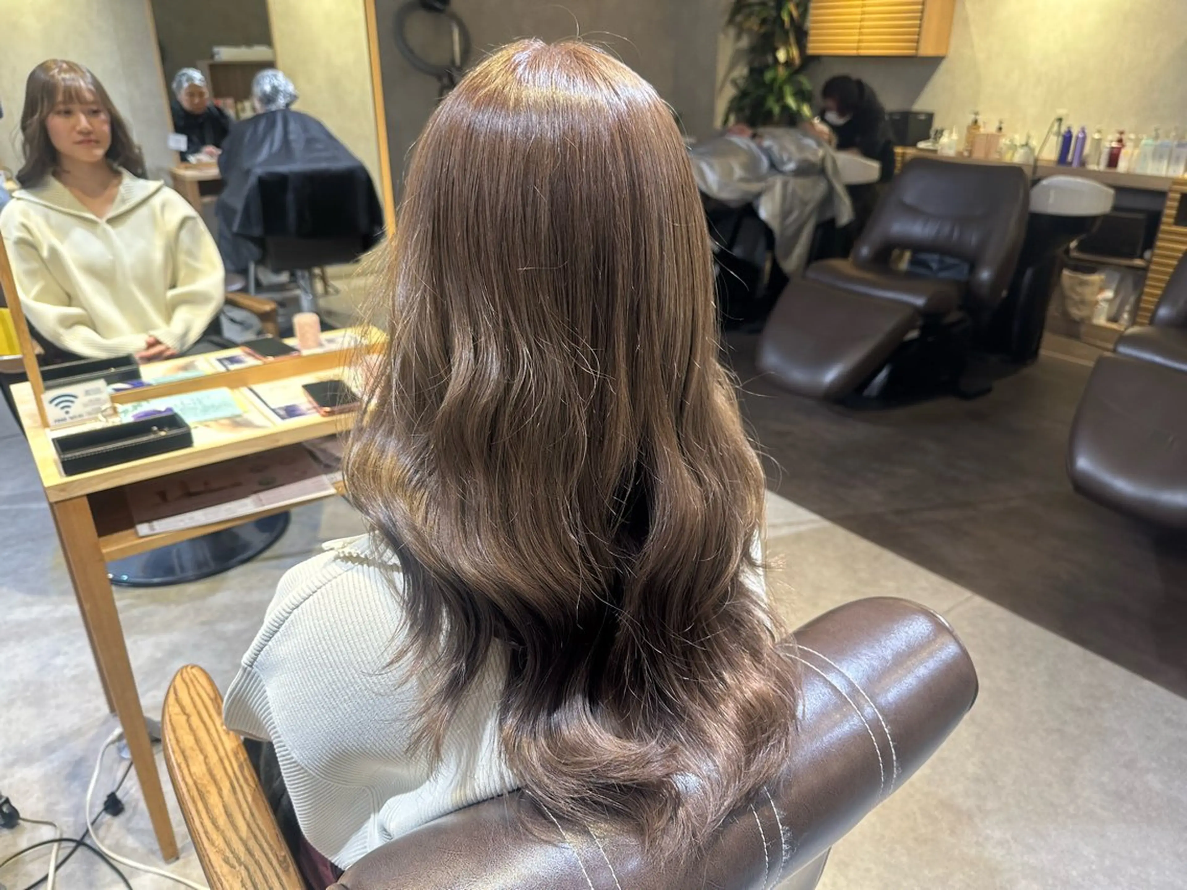 🧸🥛美容学生限定🍪サロン見学クーポン🥨リアルな美容師の仕事を間近で🍦【カラー＋ケアトリートメント】の写真