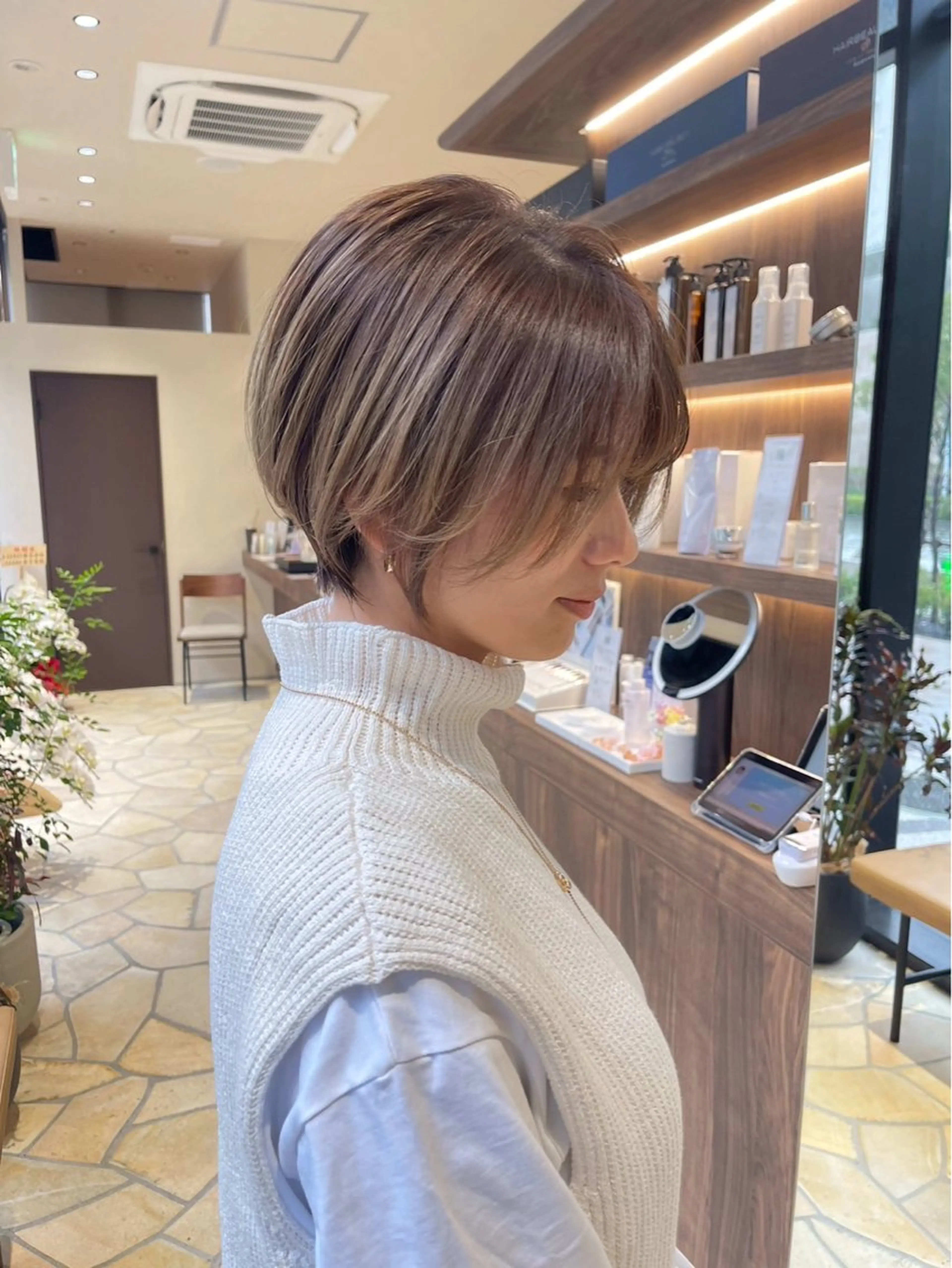 ショート 太田代 桃のヘアスタイル