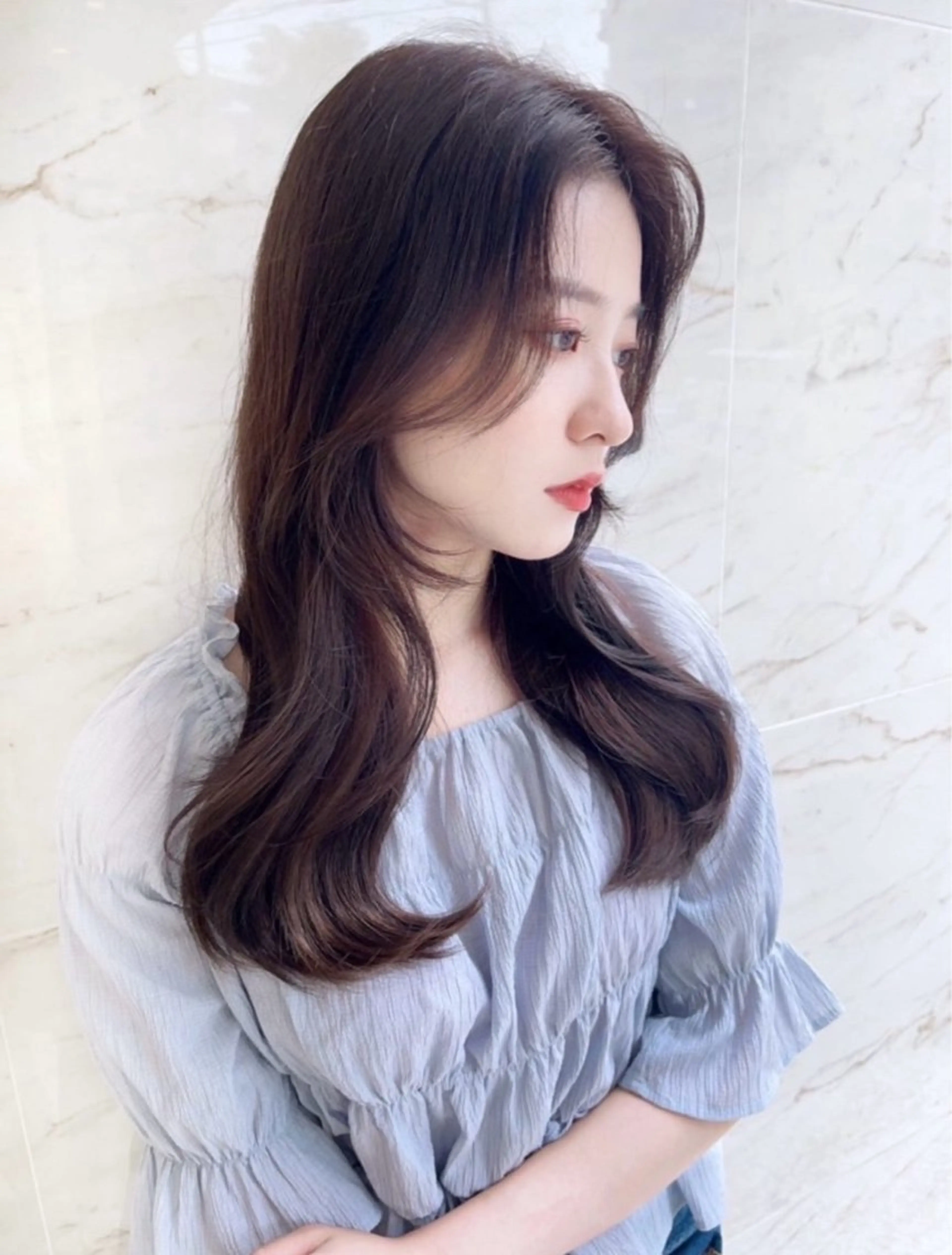 ロング カラー 里見 愛梨のヘアスタイル