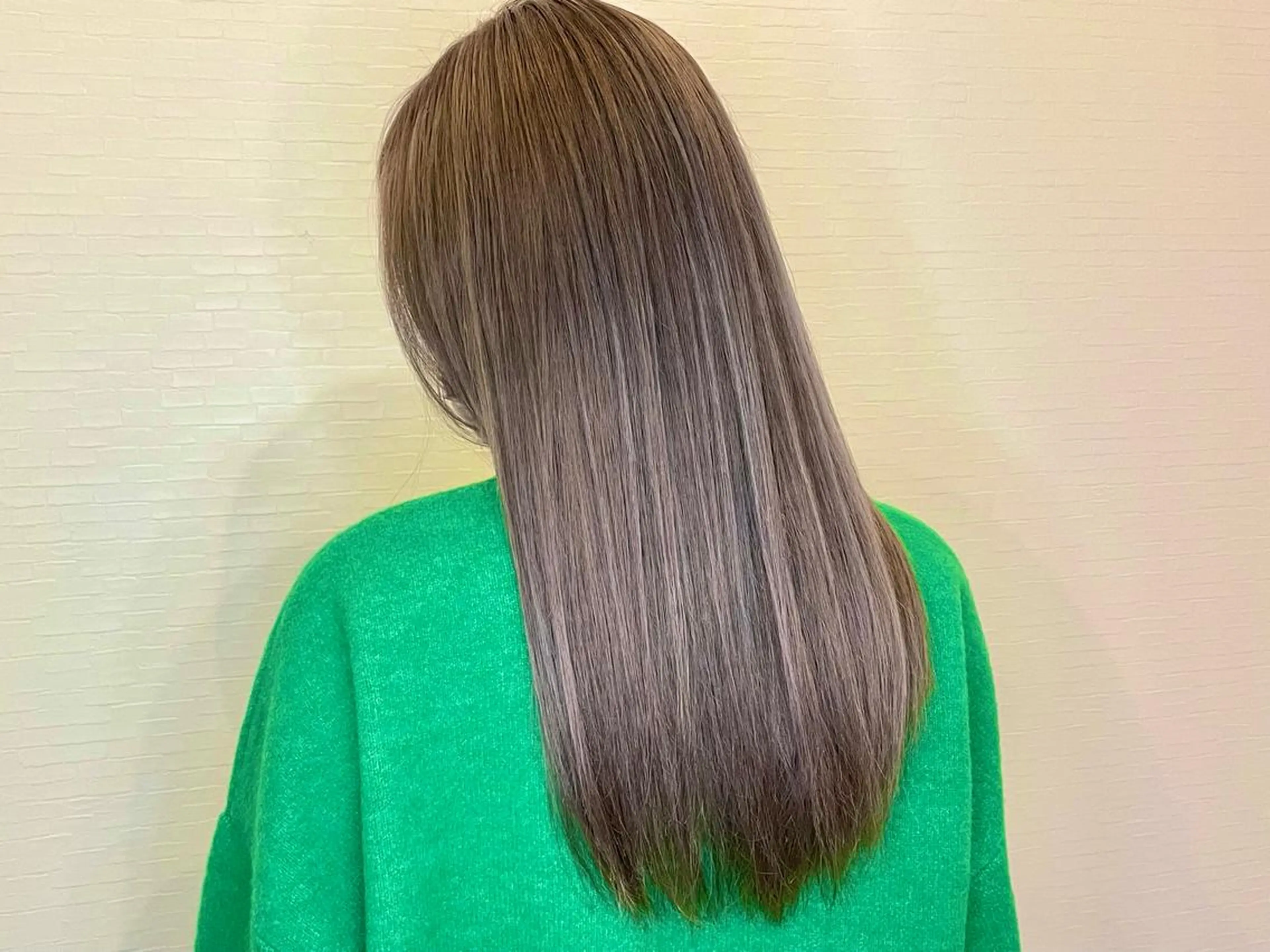 セミロング SALOWIN心斎橋Suite店所属・洗っても取れない 髪質改善|OJIROのヘアスタイル