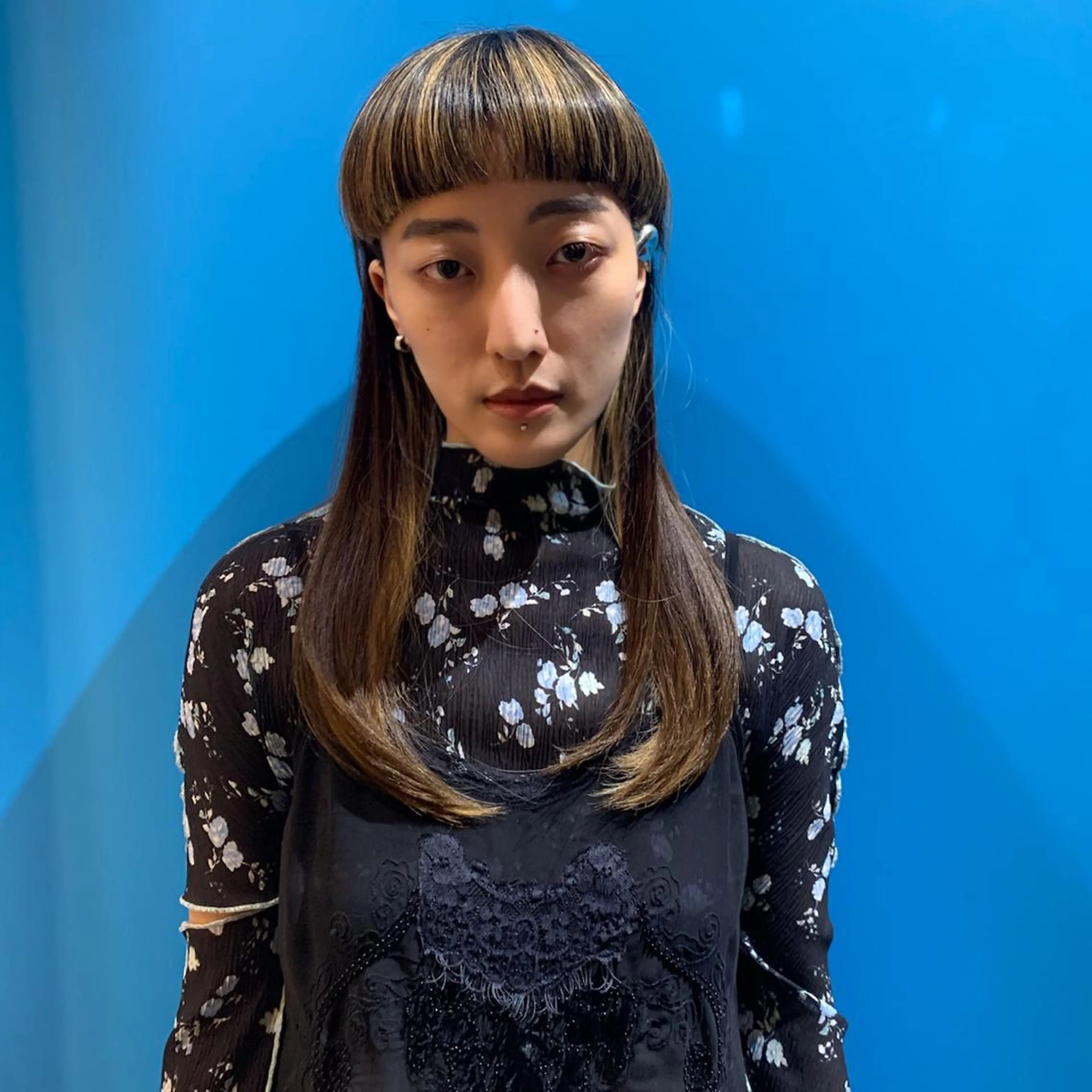 ロング カラー デザインカラー デザインカット カット ヘアカラー FLOWERS所属・ウルフ、レイヤー 、メンズカットSHOのヘアスタイル