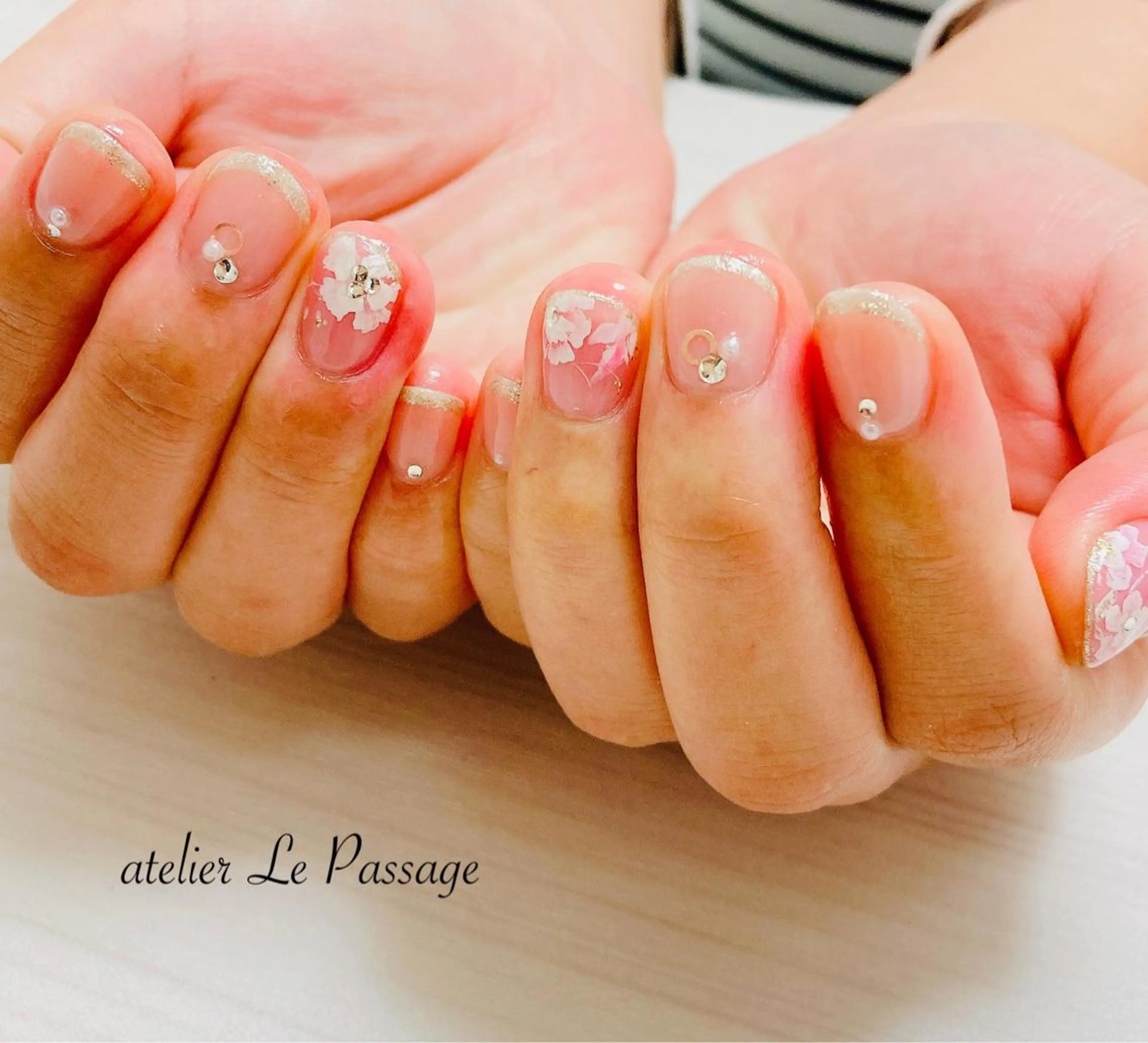 ネイル フラワーネイル ジェルネイル ラメ(グリッター) パラジェル ブライダルネイル Atelier Le Passage所属・h nakatsukaのネイルデザイン