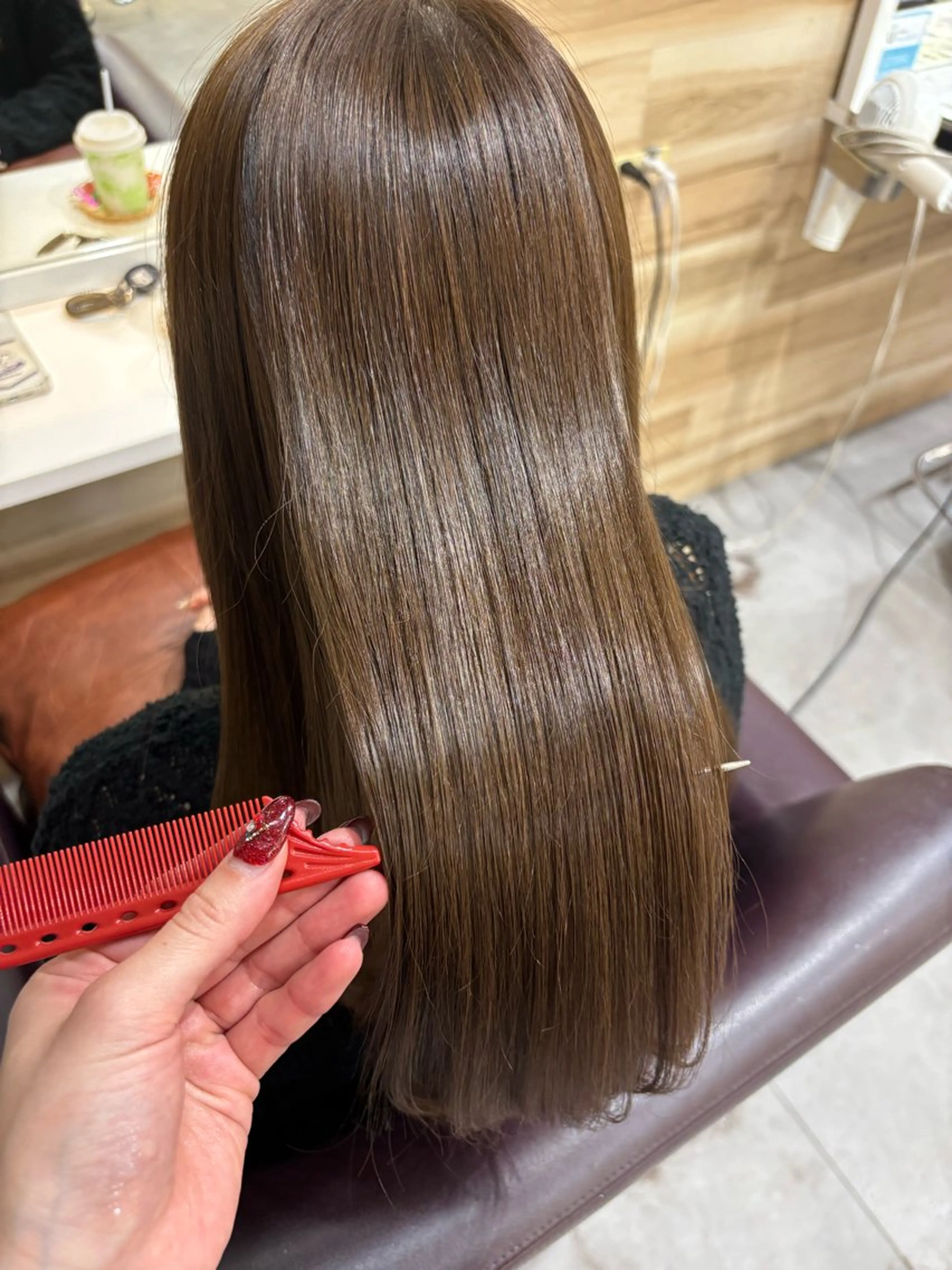 ロング カット ヘアカラー 長岡 明音のヘアスタイル