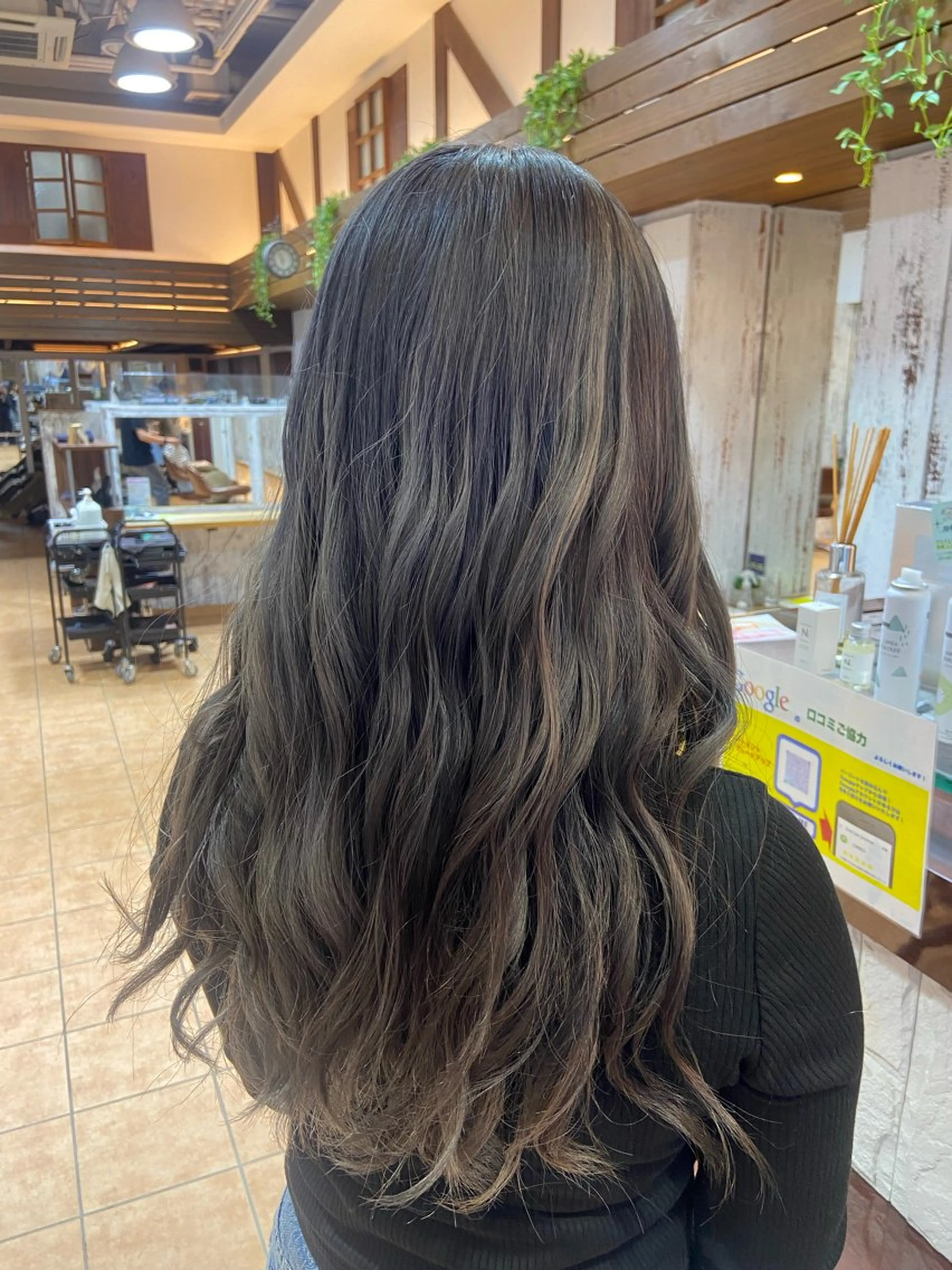 ロング カラー グレージュ オリーブグレージュ オリーブグレー BLUE所属・🍀Erica Koide🍀のヘアスタイル