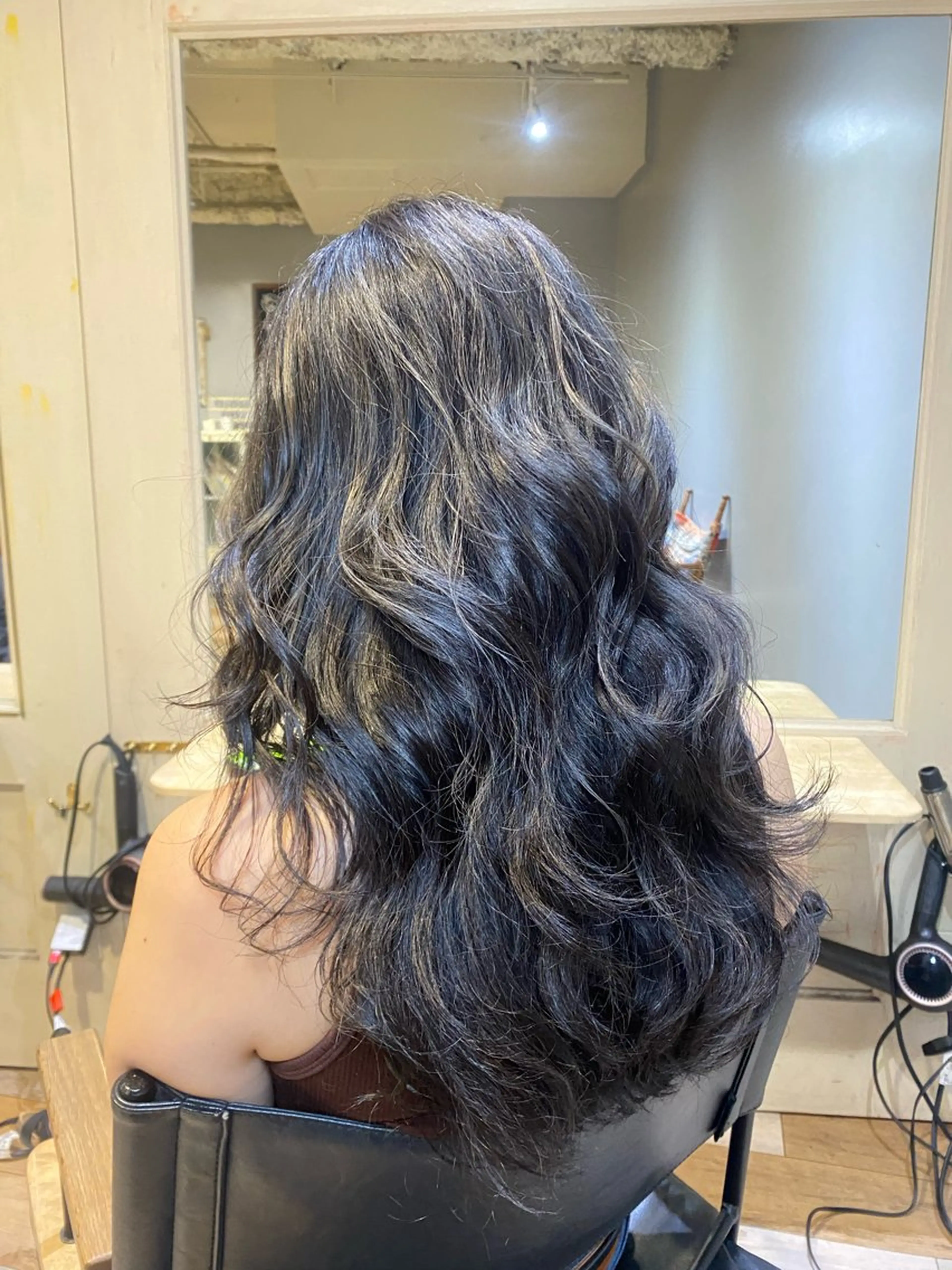 ロング カラー ブリーチ ケアブリーチ グレージュ ハイライトカラー ハイライト ヘアカラー メンズカット/パーマ 艶カラーTAIGA︎のヘアスタイル