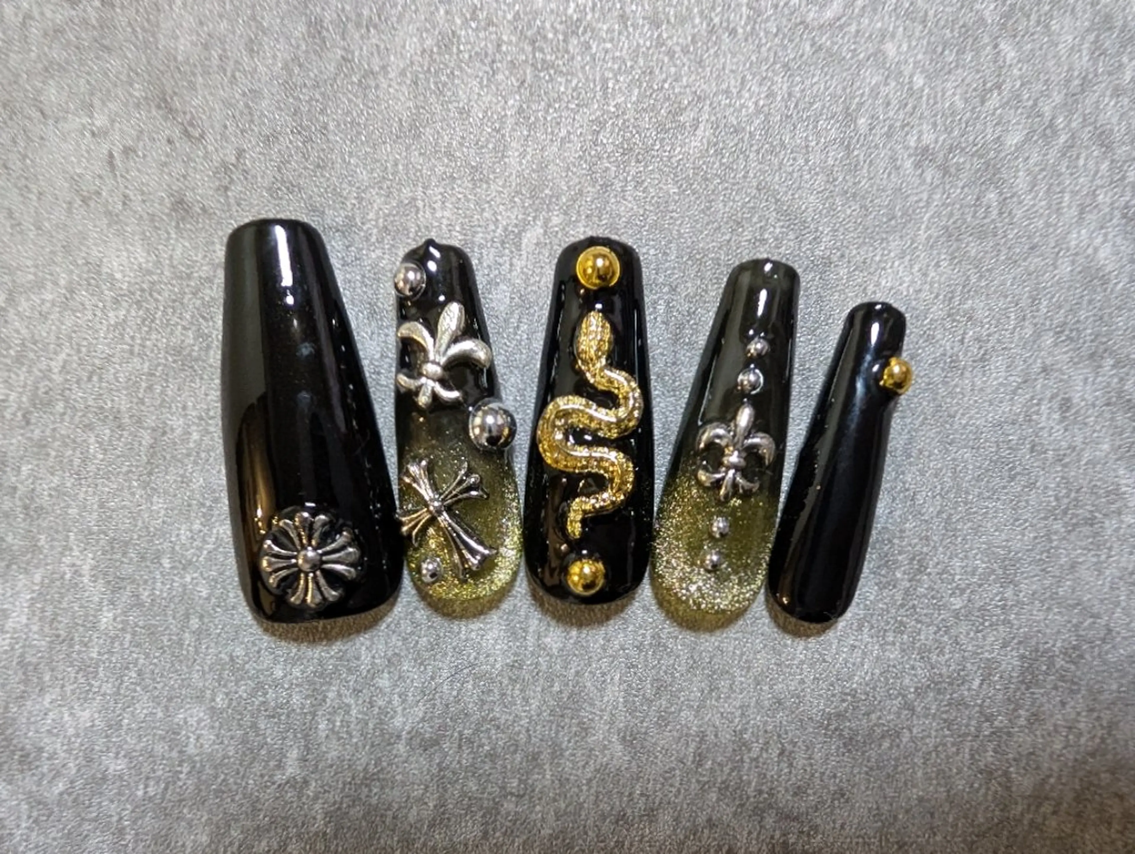 ネイル tiele所属・⚜️salon tiele⚜️Ayaのネイルデザイン