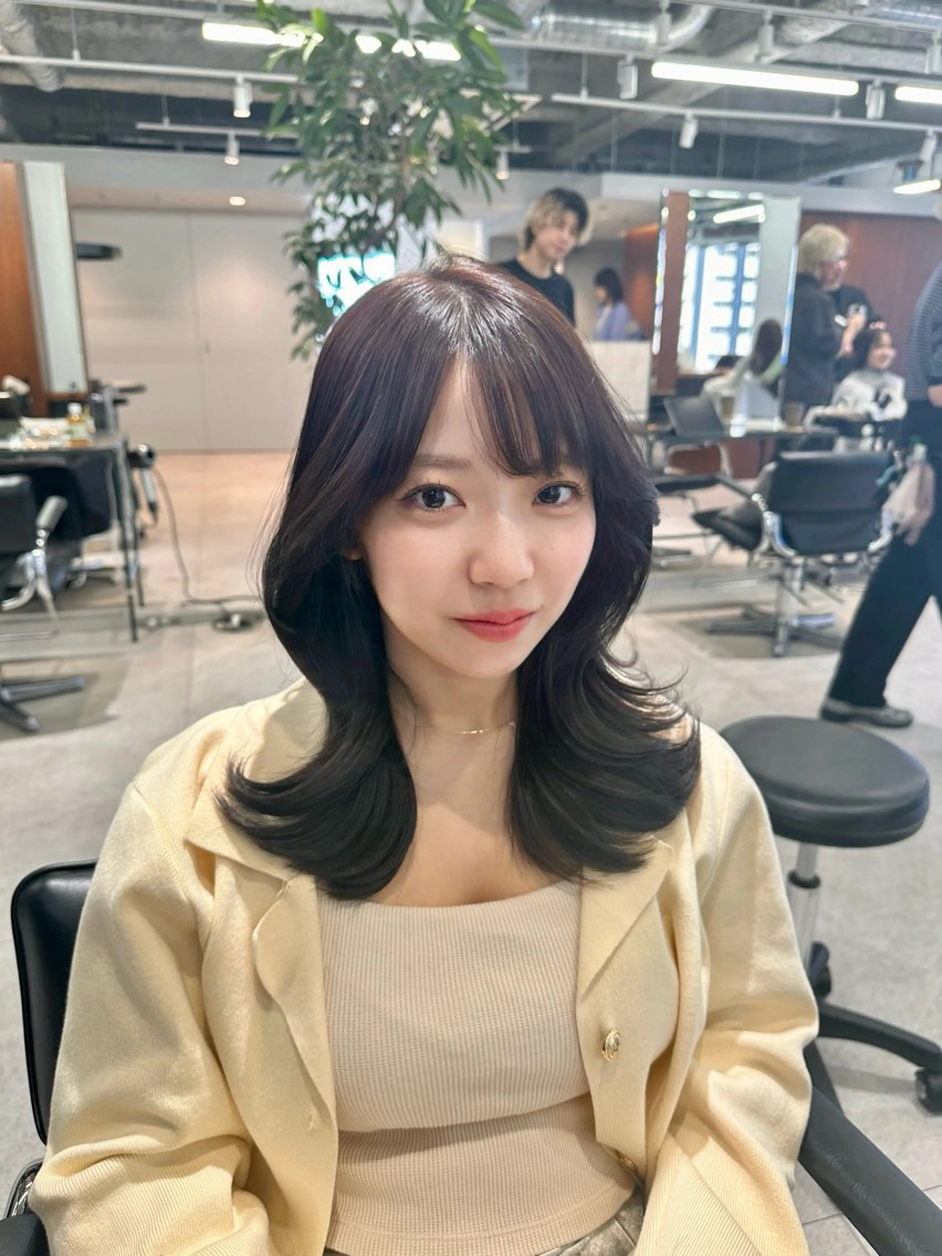 ミディアム くびれヘア カット ヘアカラー 韓国ヘア/レイヤー Yan✂︎のヘアスタイル