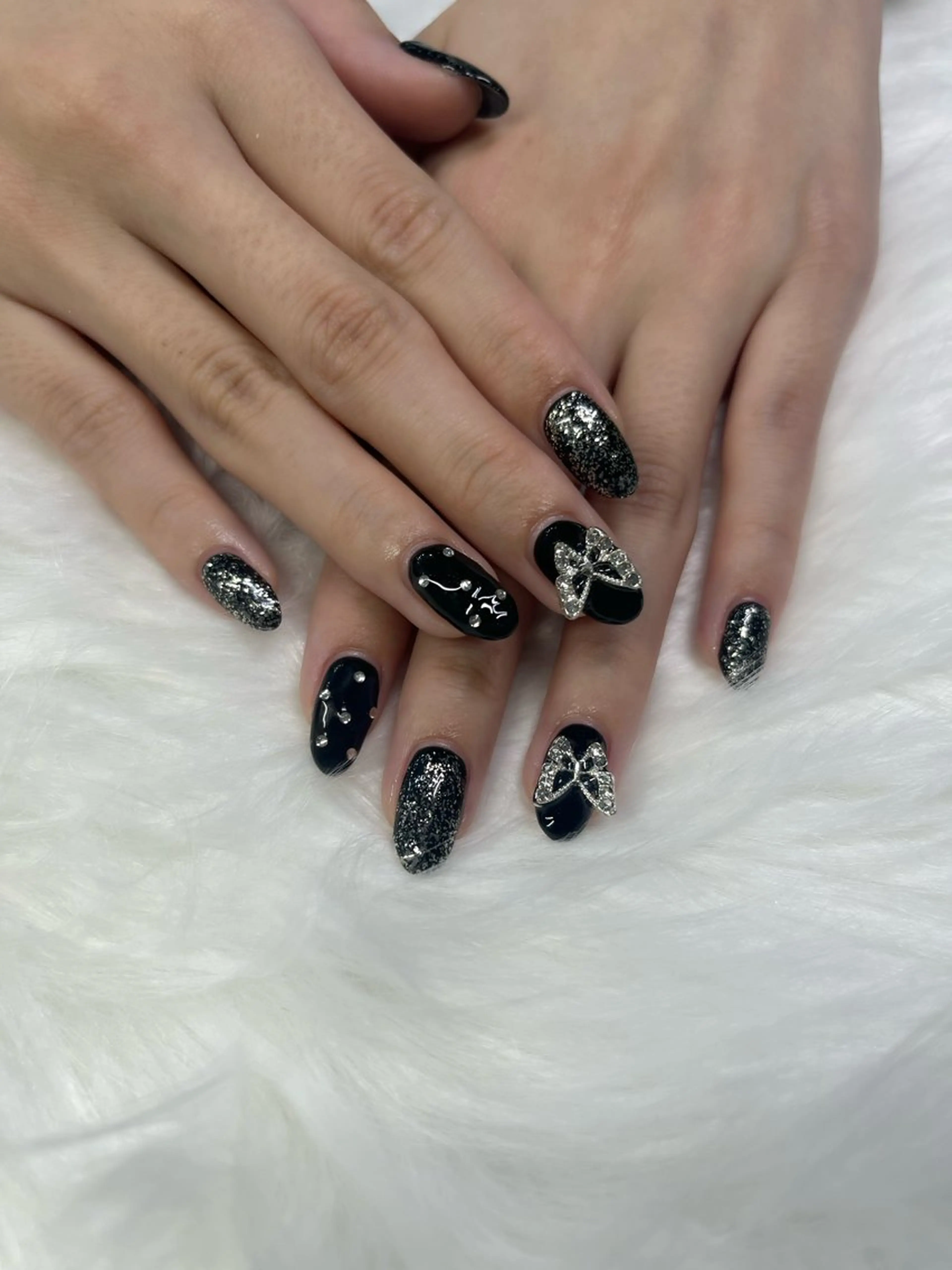 ネイル 鈴木 愛理のネイルデザイン