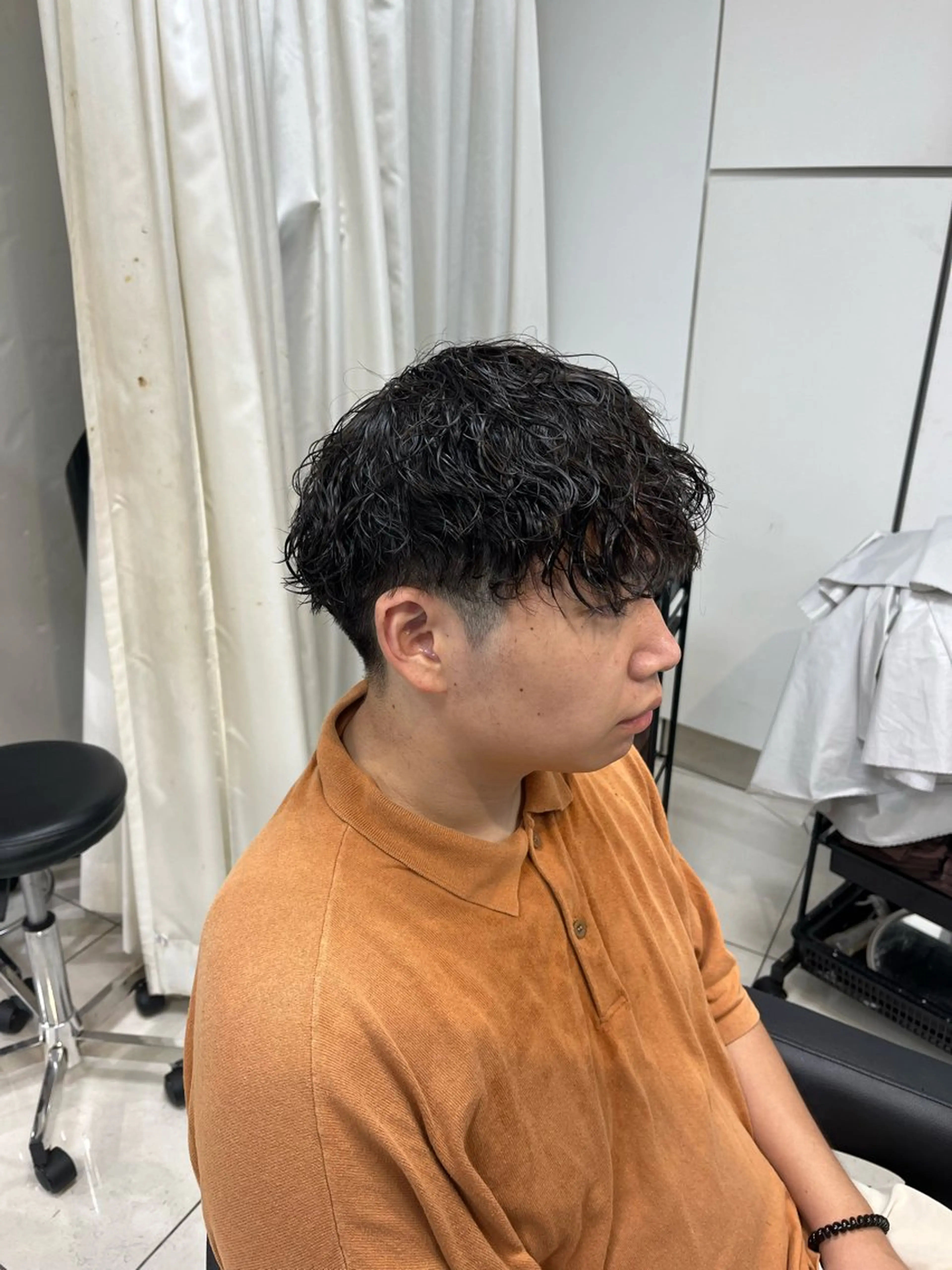 ショート カラー パーマ メンズ カット パーマ 【シャドウパーマ センターパート】義心のヘアスタイル