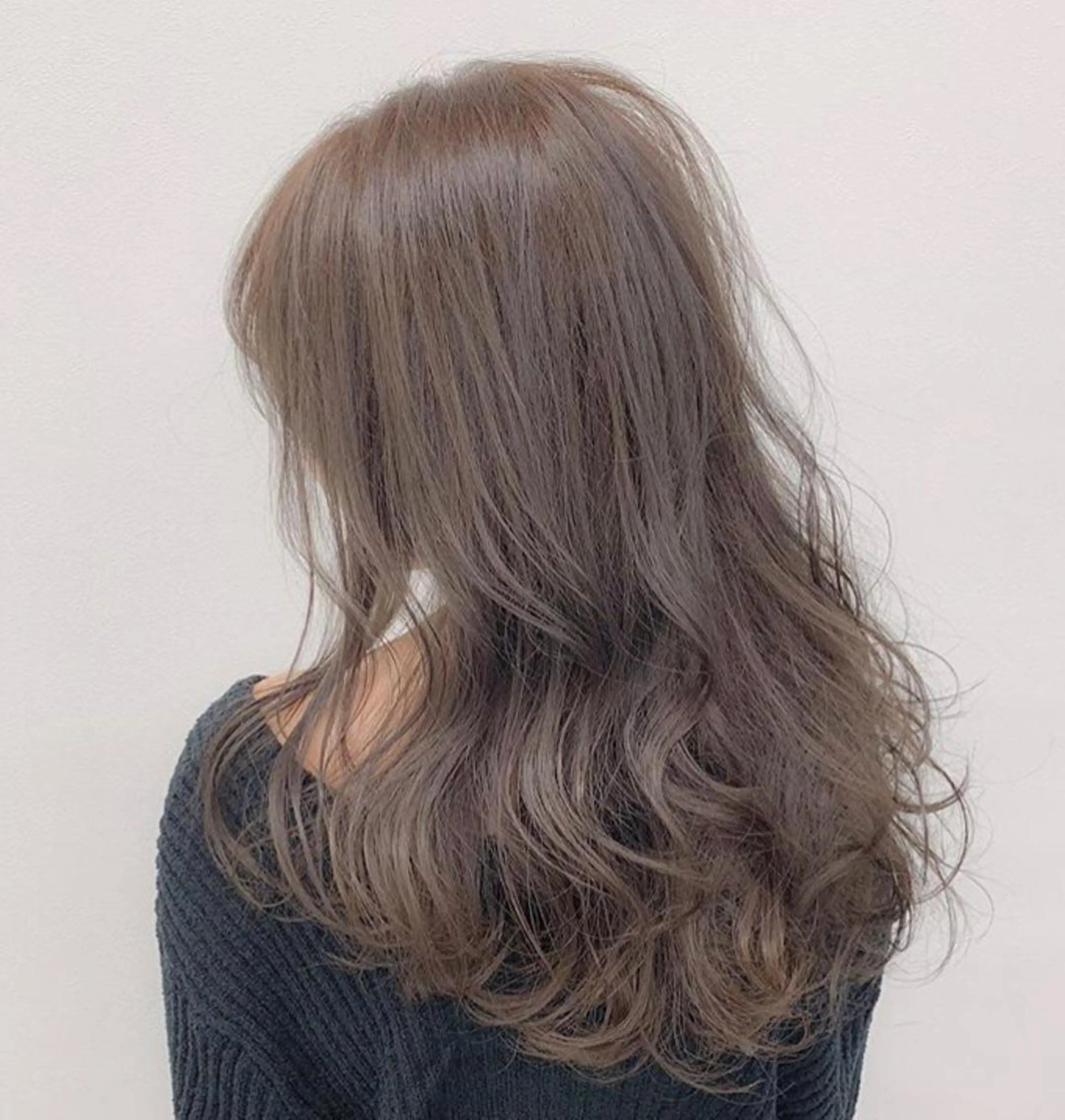 ミディアム カラー ベージュカラー ブラウンカラー ブラウンベージュ ヘアカラー ヘアセット 柔らかbeige モトキのヘアスタイル
