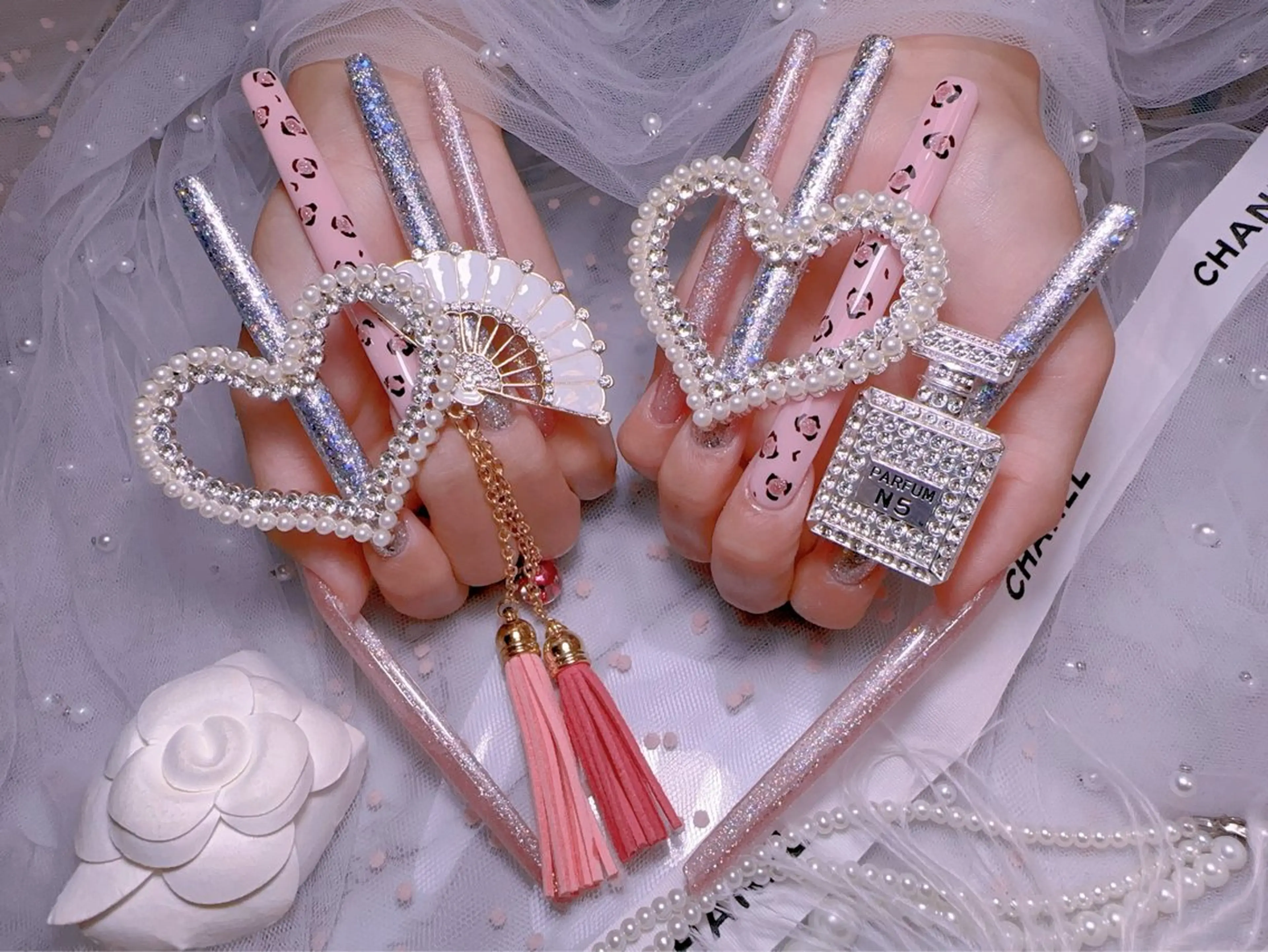 ネイル オーロラネイル フットネイル 韓国ネイル ラメ(グリッター) ラメグラデーション Belle nail salon 新小岩のネイルデザイン