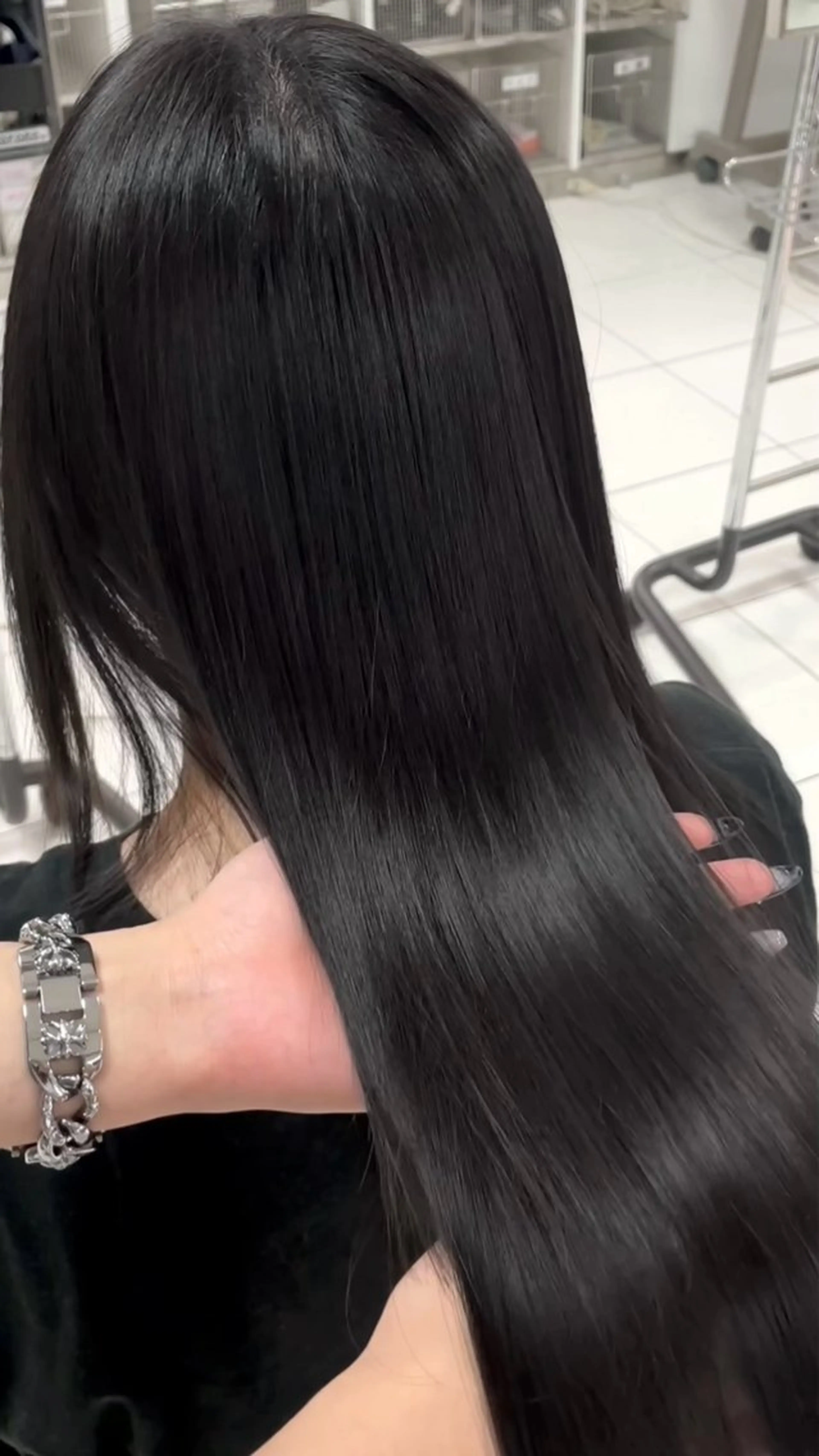 ロング Lond jeloud （ロンドジュルード）所属・にちか/暖色カラー /透明感カラーのヘアスタイル