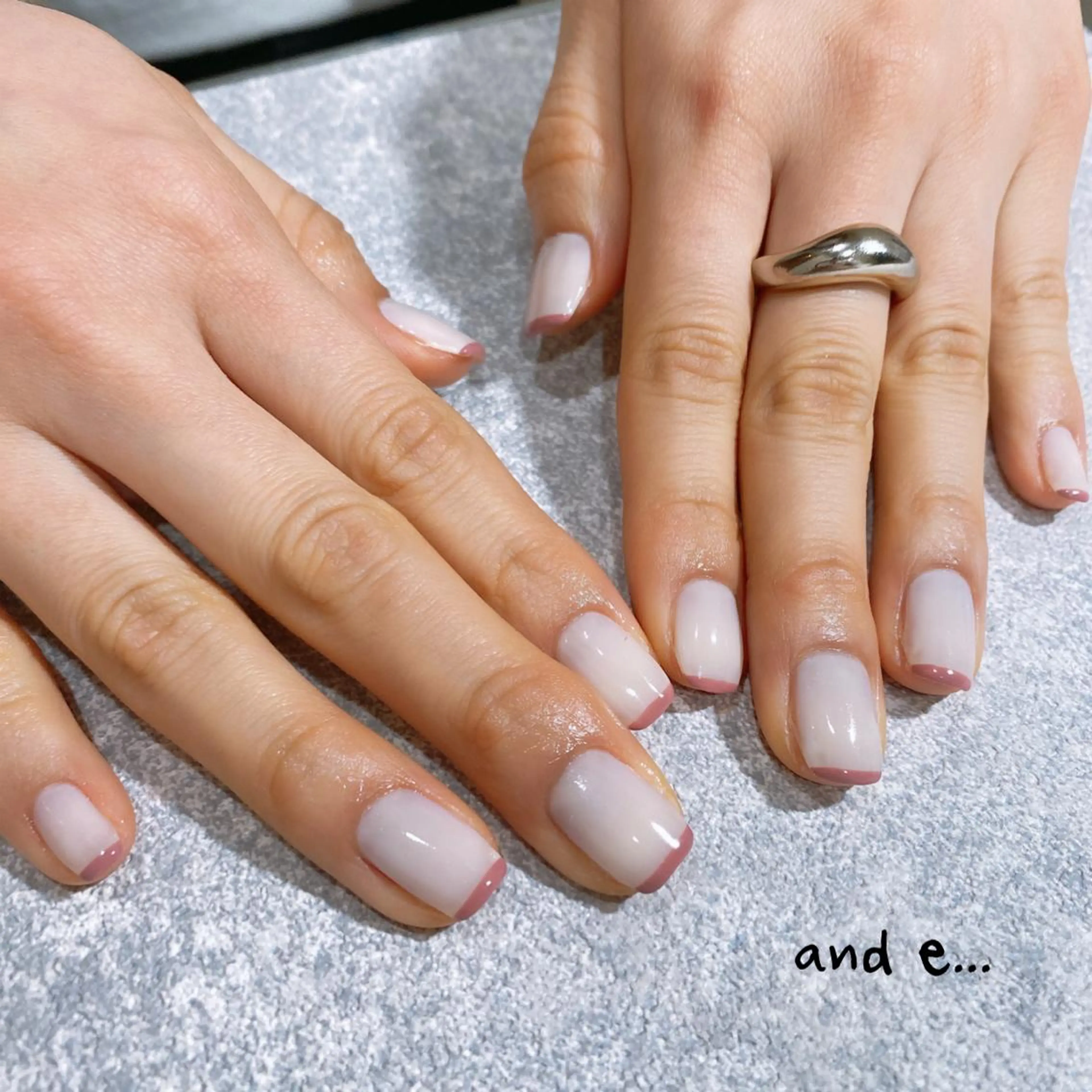 ネイル オーロラネイル フレンチネイル ジェルネイル マグネットネイル ミラーネイル nailsalon mur.のネイルデザイン