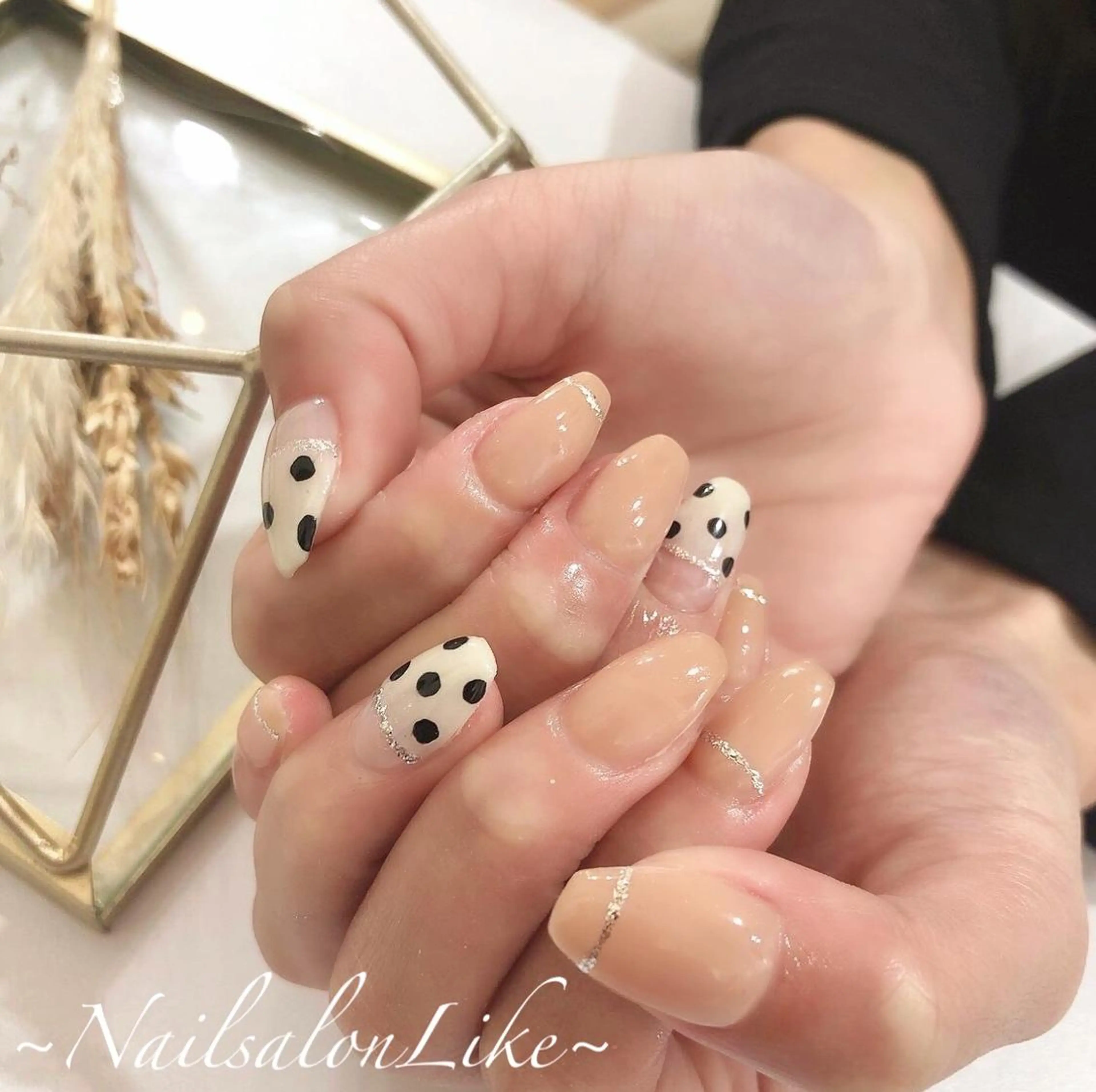 セミロング ネイル ドット シンプルネイル Likeモデル 募集中のネイルデザイン