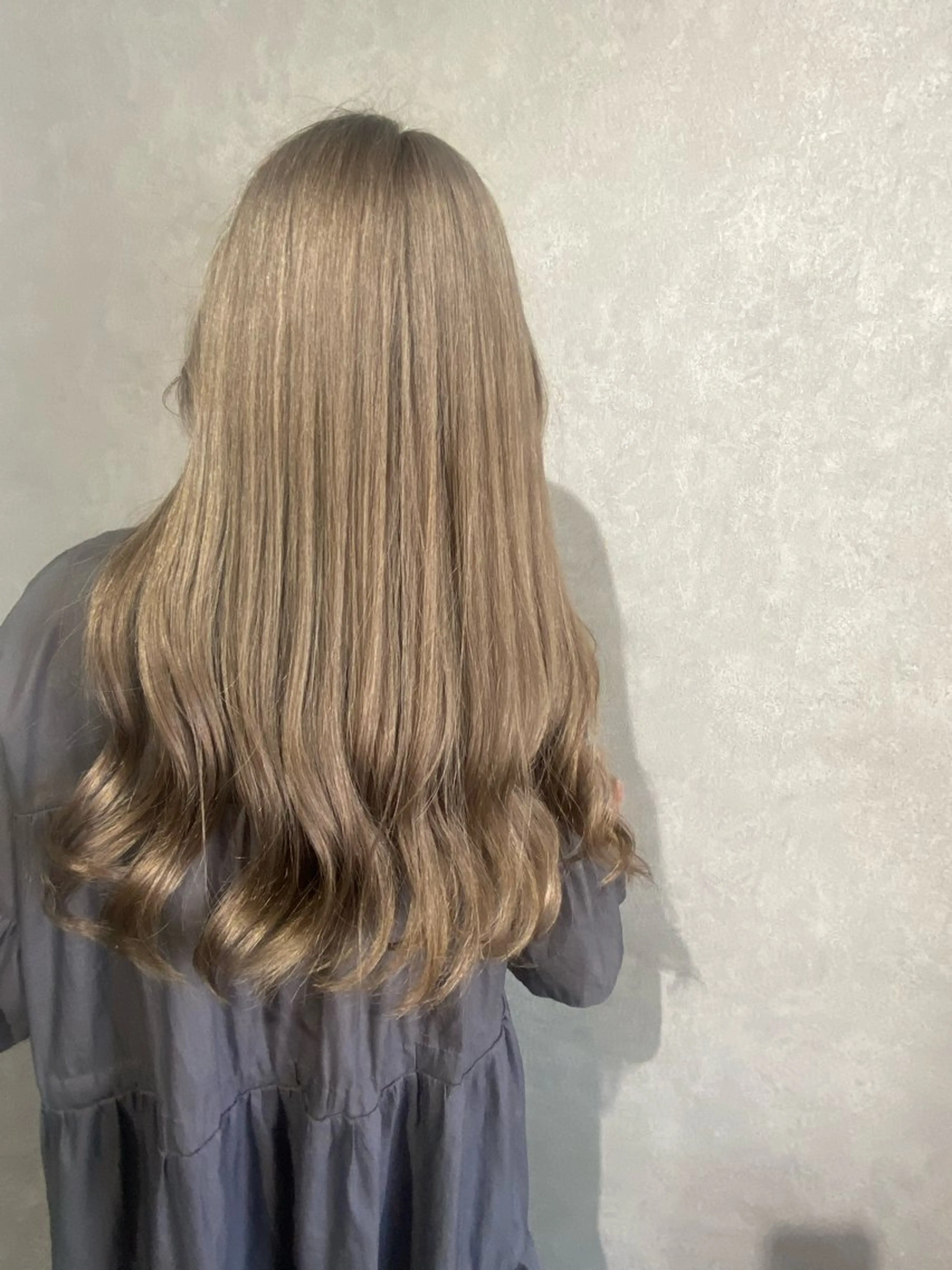 カラー Bish Yanaのヘアスタイル