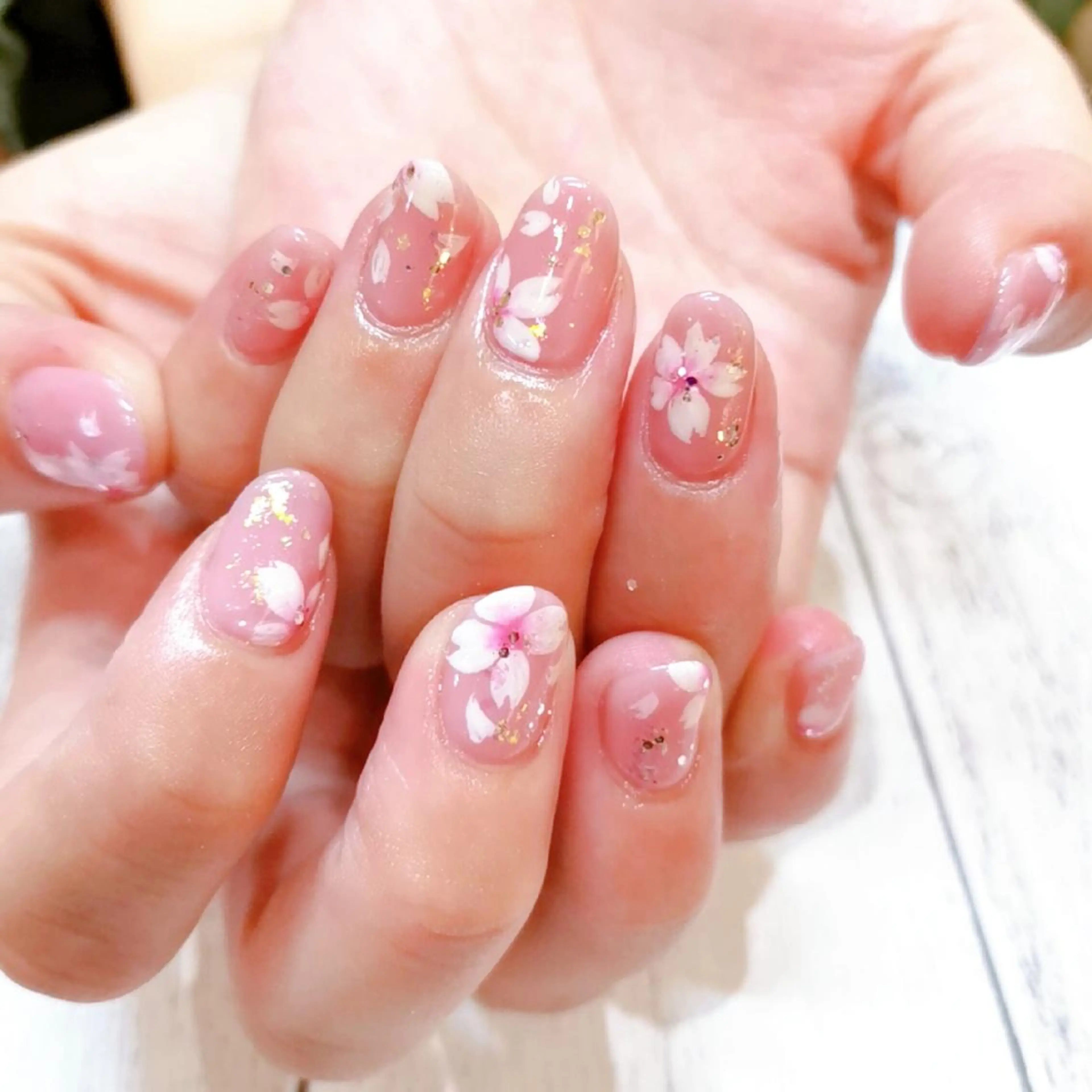 ネイル 桜ネイル ハンドネイル ハンドケア nails by Mika所属・nails by Mikaのネイルデザイン