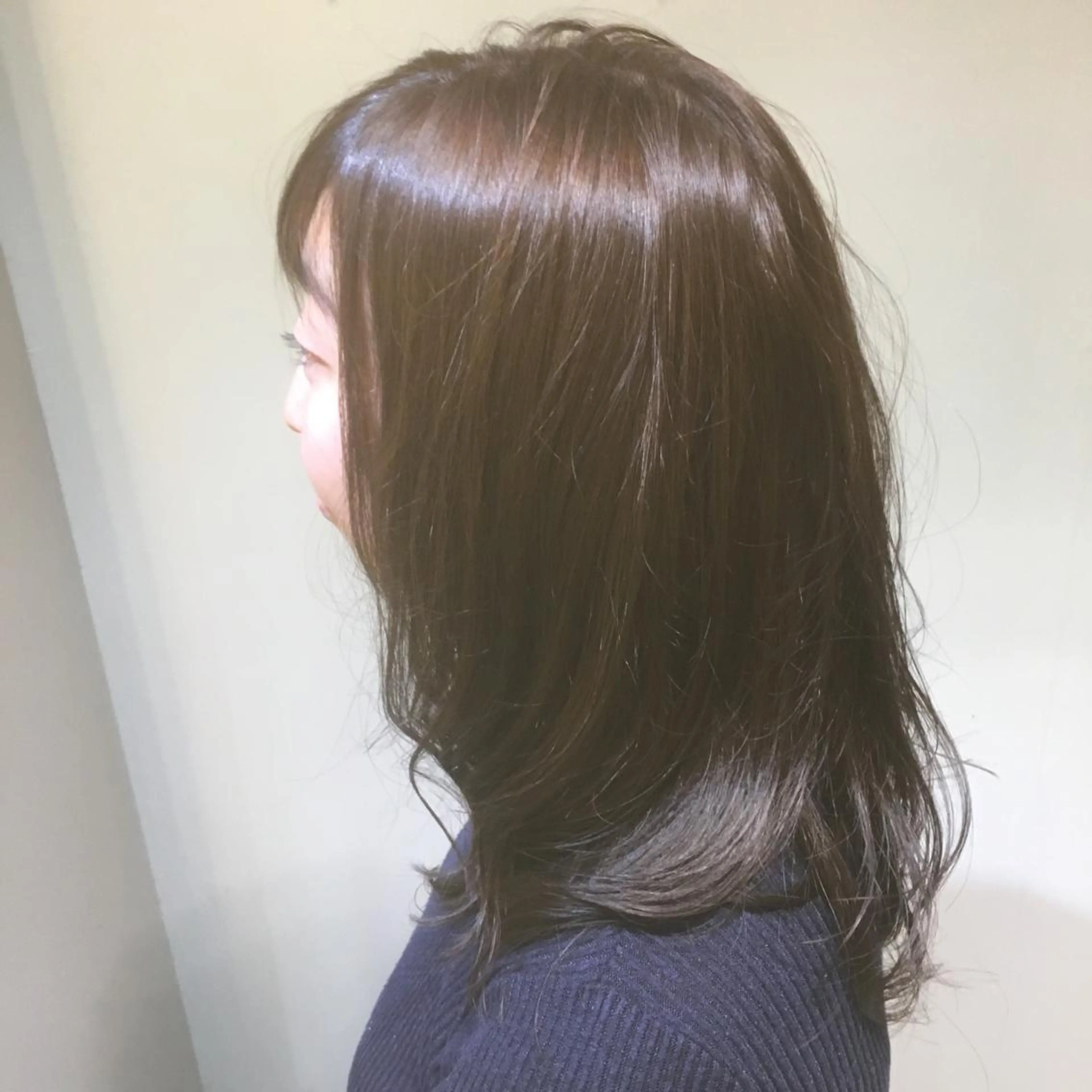 セミロング カラー しのはら まどかのヘアスタイル