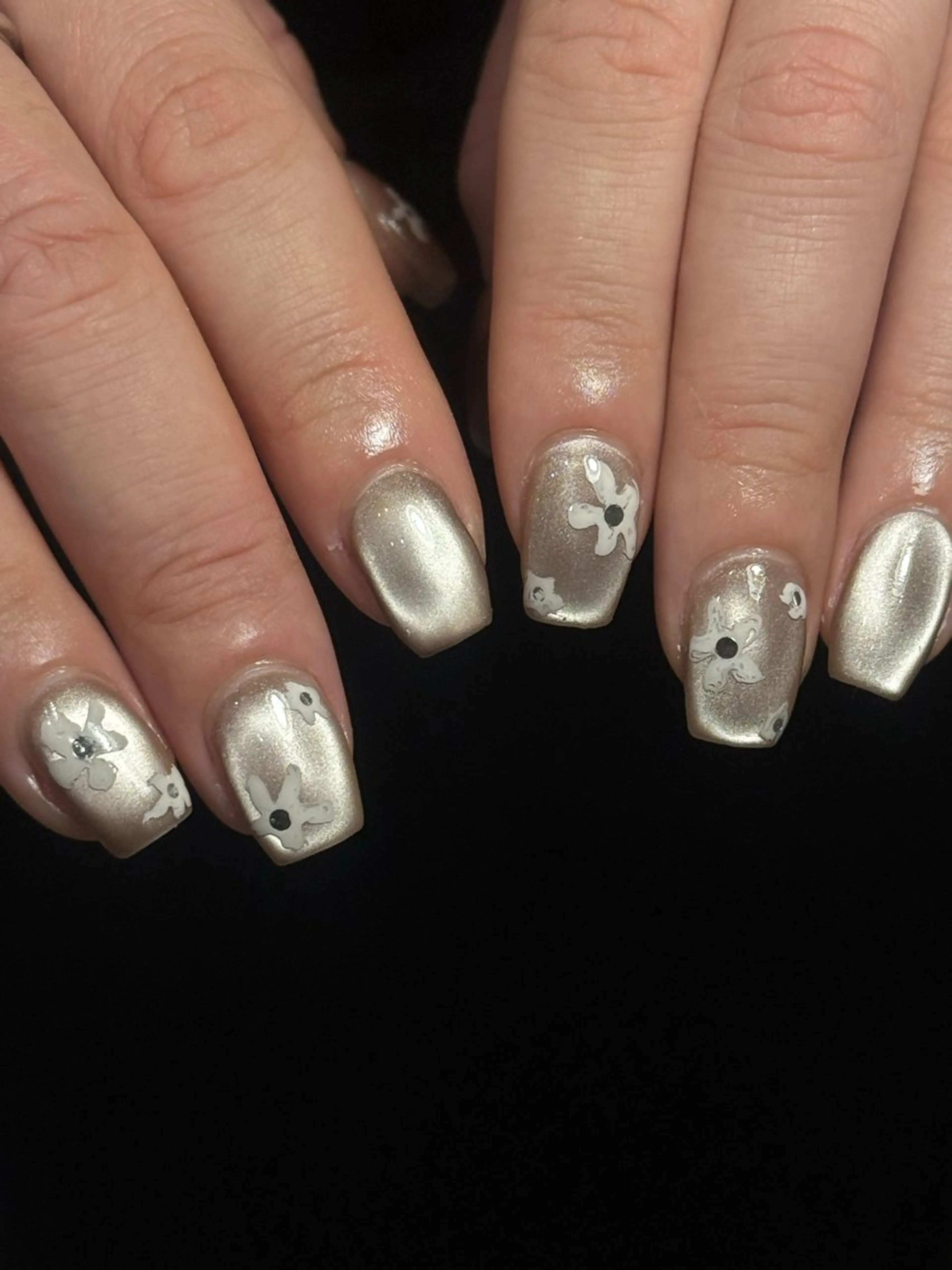 ネイル neouv所属・NEOUV_ mikuのネイルデザイン