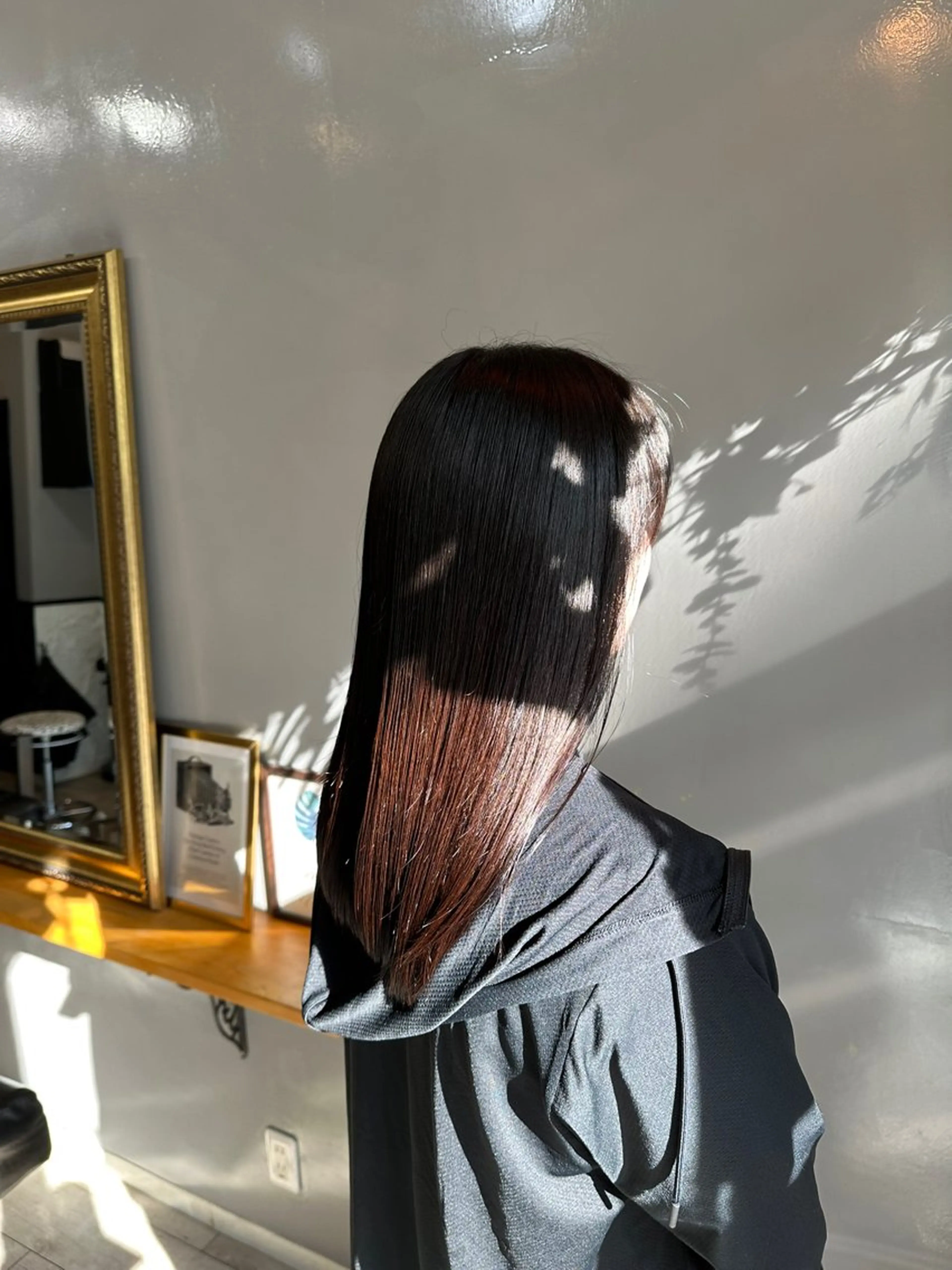 セミロング 渡辺俊介 暗髪カラー /美髪矯正/髪質改善のヘアスタイル