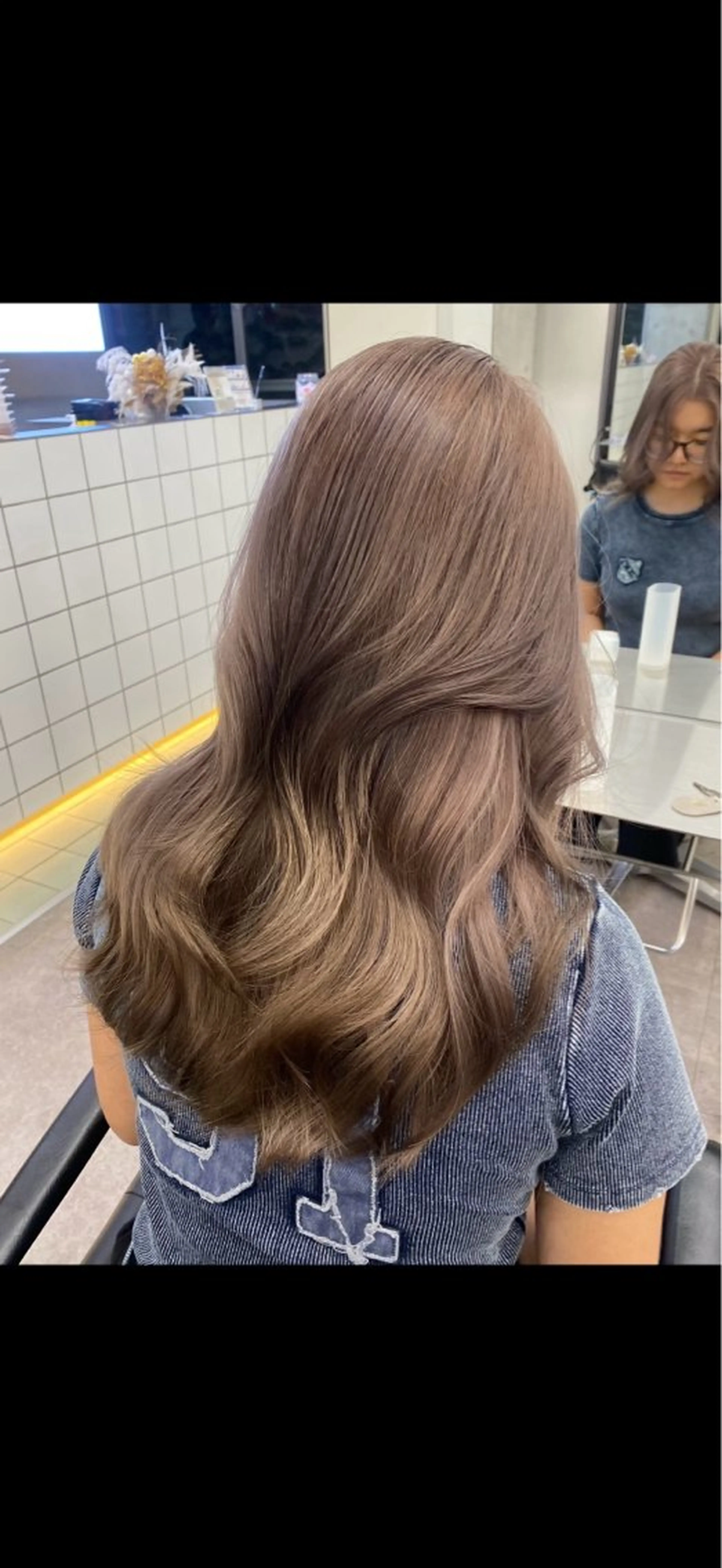 ミディアム カラー ブリーチ 透明感カラー ヘアカラー ミルクティーベージュ 🩰🤎miharuのヘアスタイル