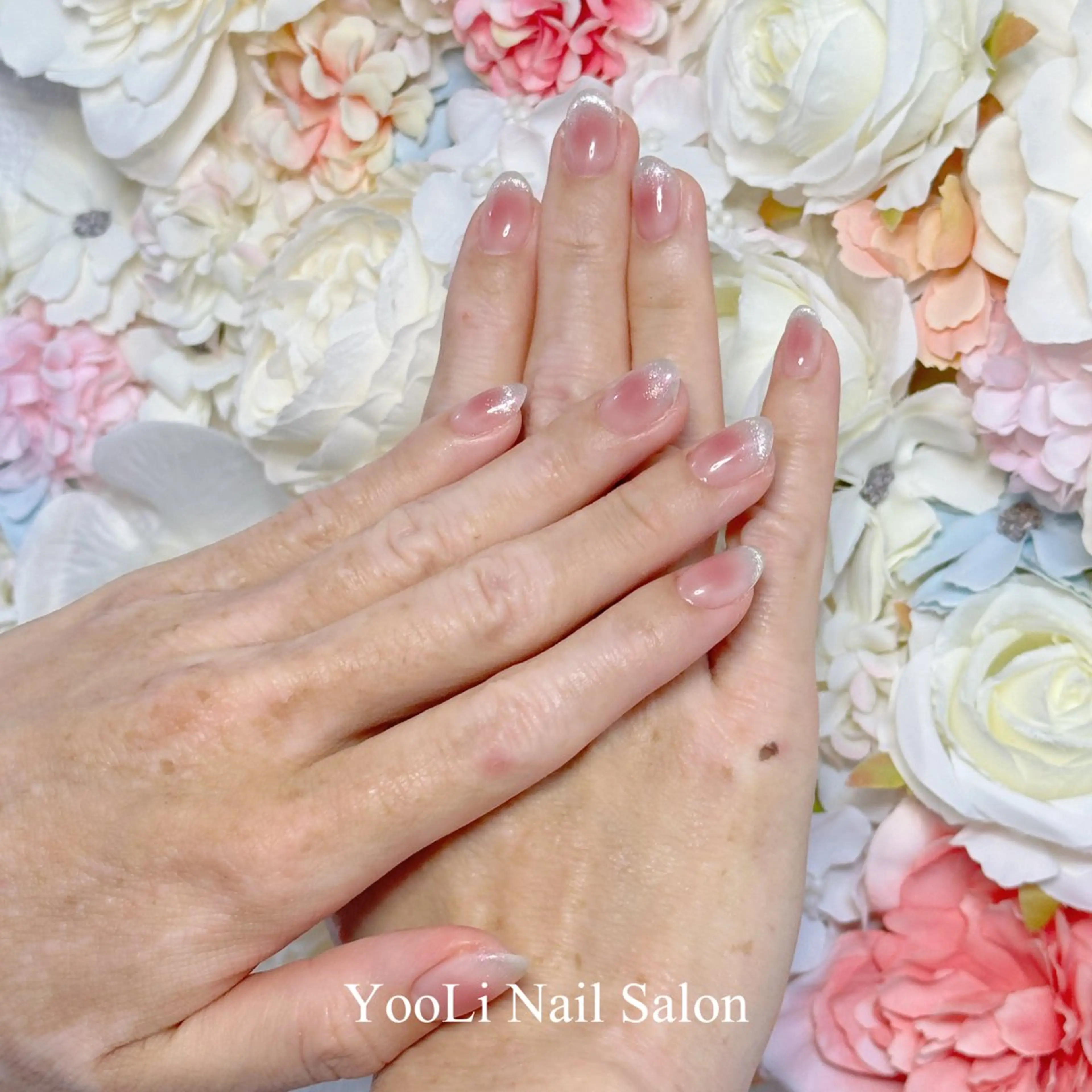 ネイル オーロラネイル チークネイル フレンチネイル ガラスフレンチ グラデーション 🎀 あやのネイルデザイン