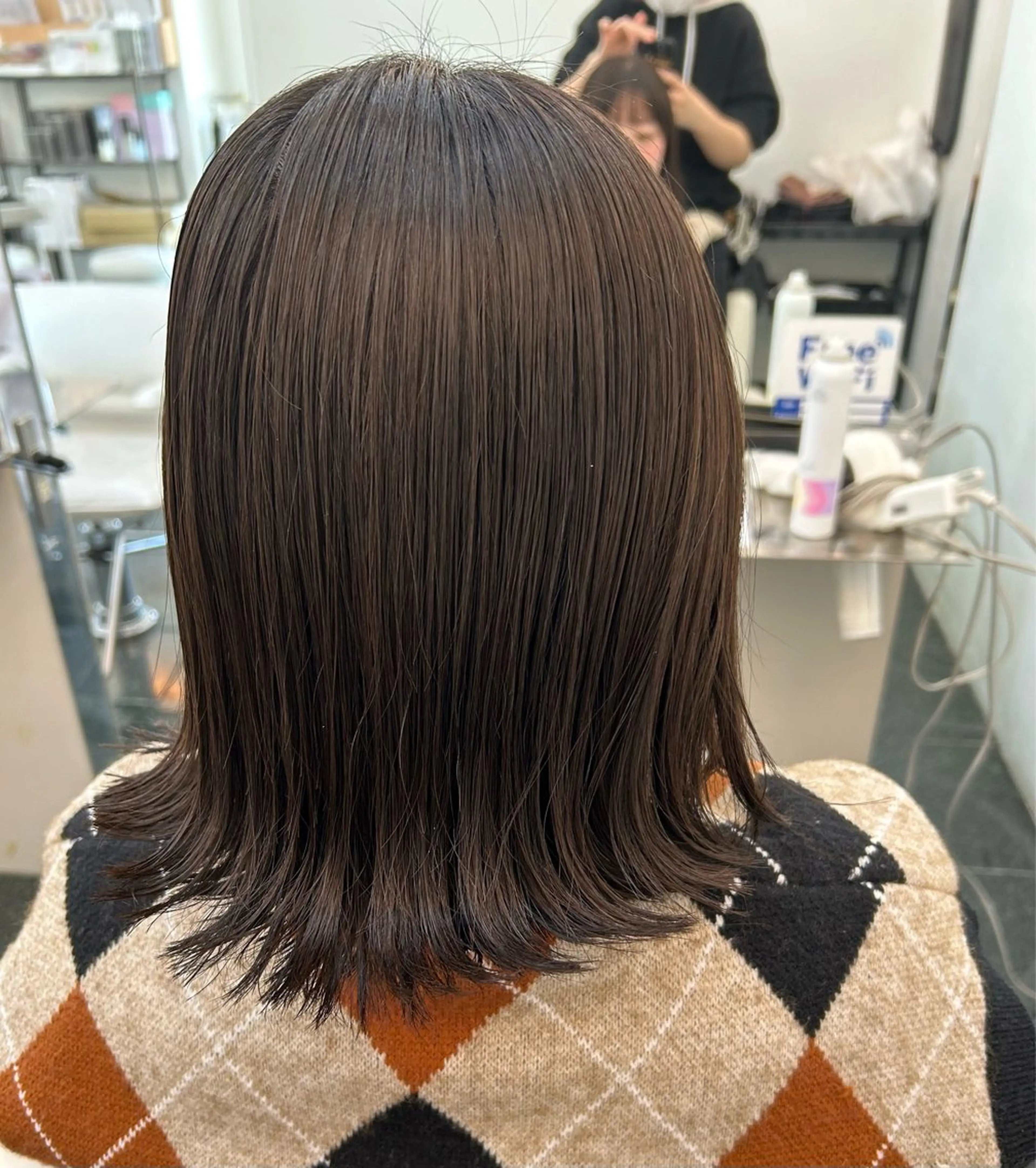 セミロング カット 髪質改善⭐️縮毛 🫧内藤紅葉のヘアスタイル