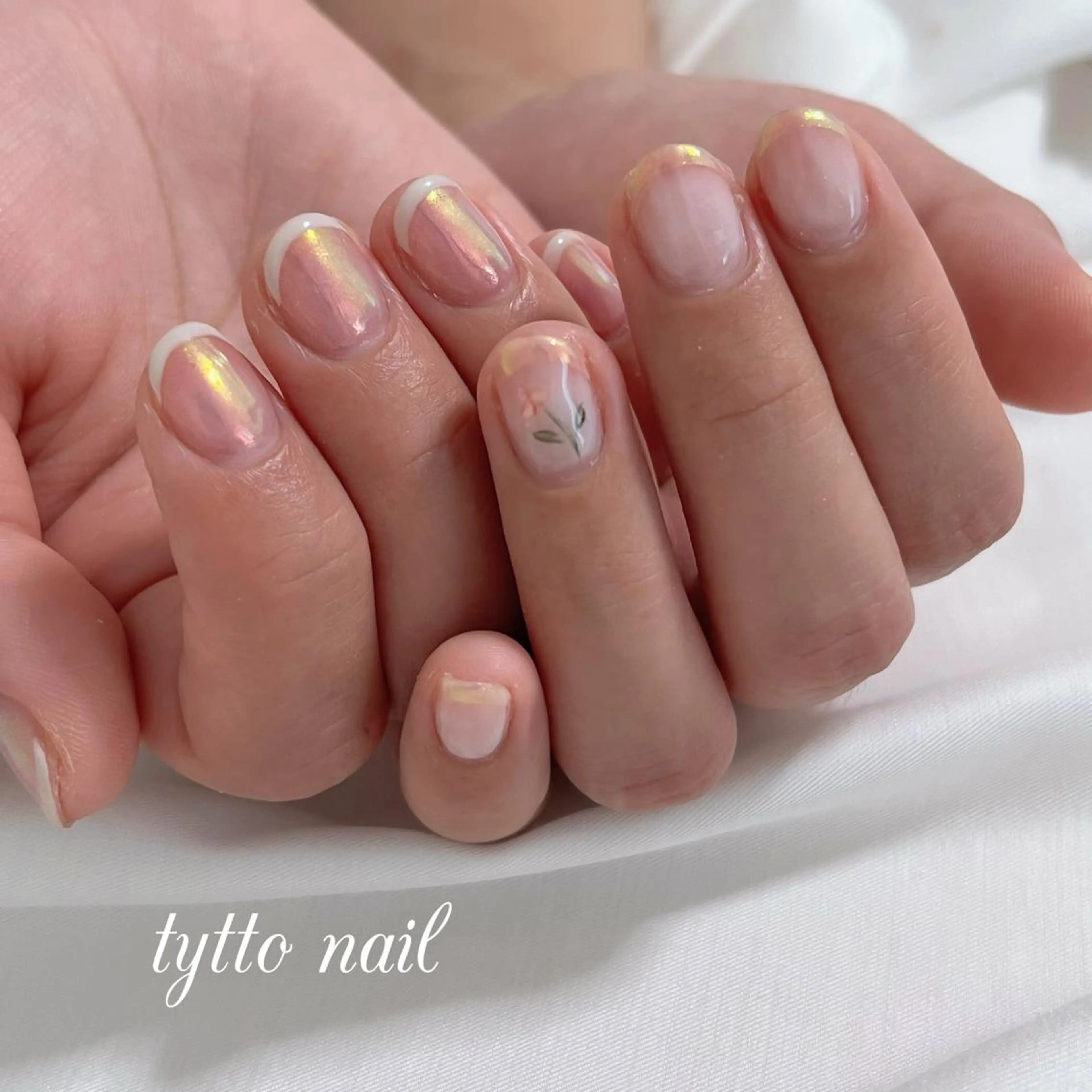 ネイル オーロラネイル フラワーネイル フレンチネイル キラキラネイル ニュアンスネイル ハンドネイル tytto nail ❤︎‪‪eri‪‪のネイルデザイン