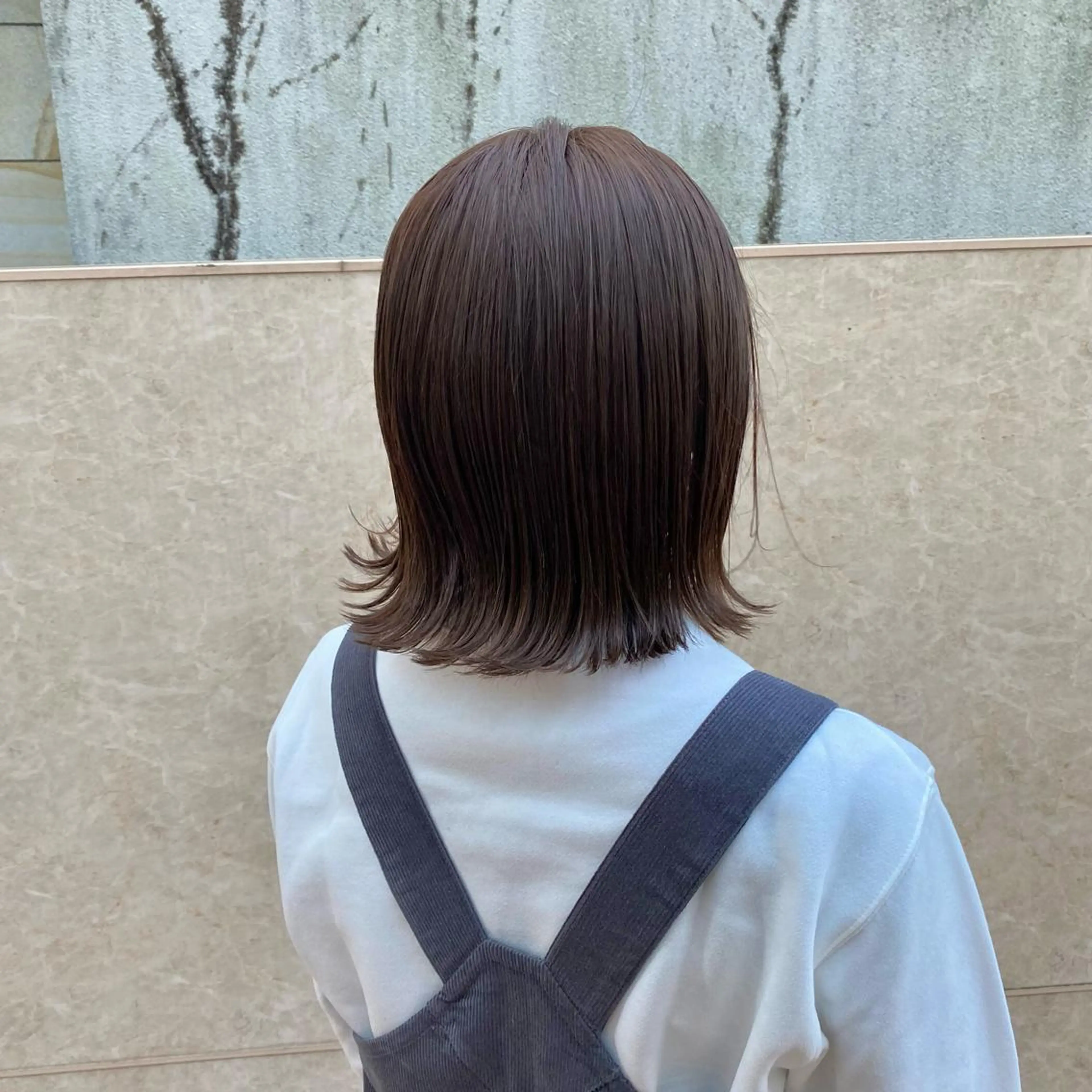 ミディアム カラー ベージュカラー グレージュ 外ハネヘア カット ヘアカラー トリートメント ボブ/縮毛矯正/ レイヤー/塚田のヘアスタイル