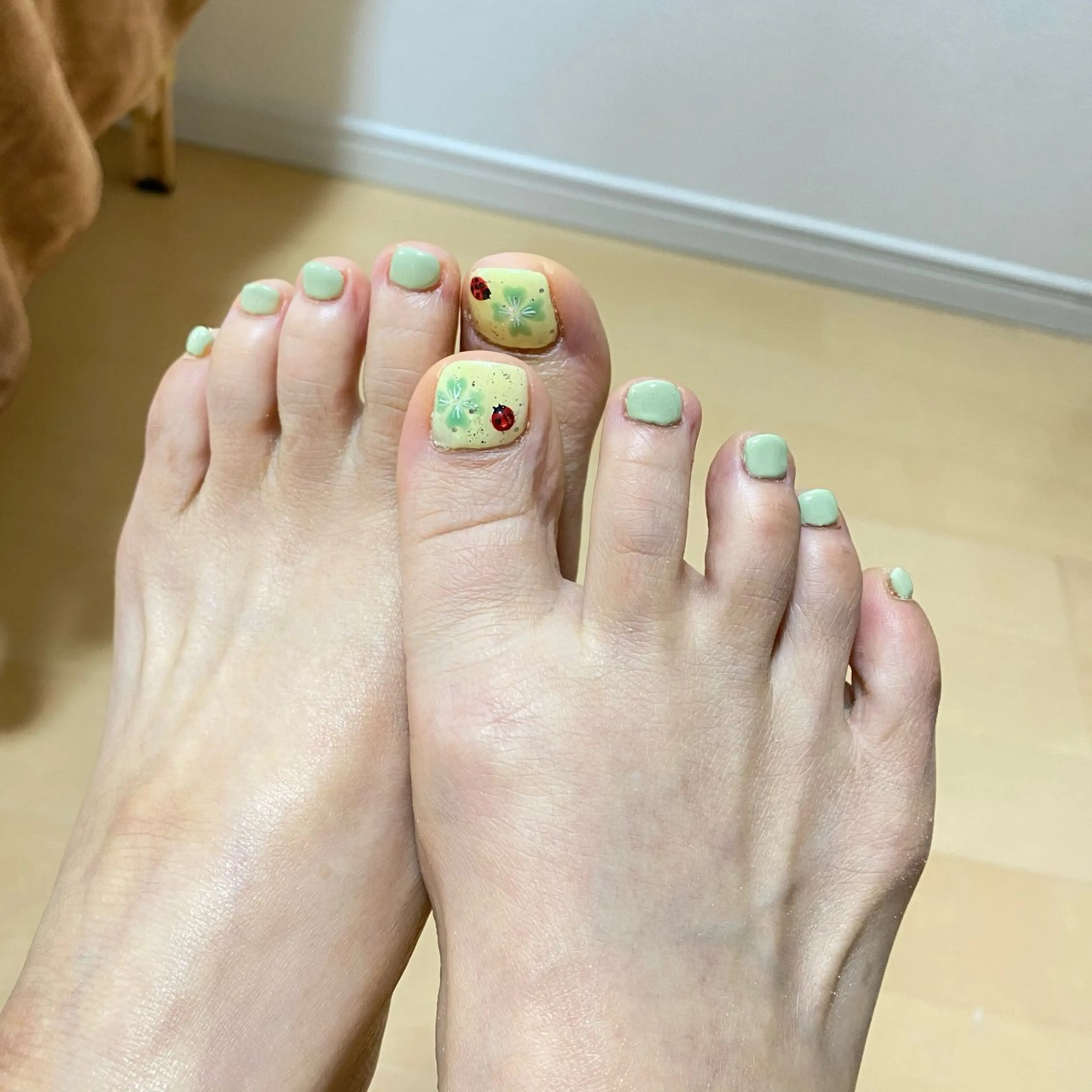 ネイル フットネイル 春ネイル フットネイル COCO+所属・COCO +のエステ・リラクイメージ