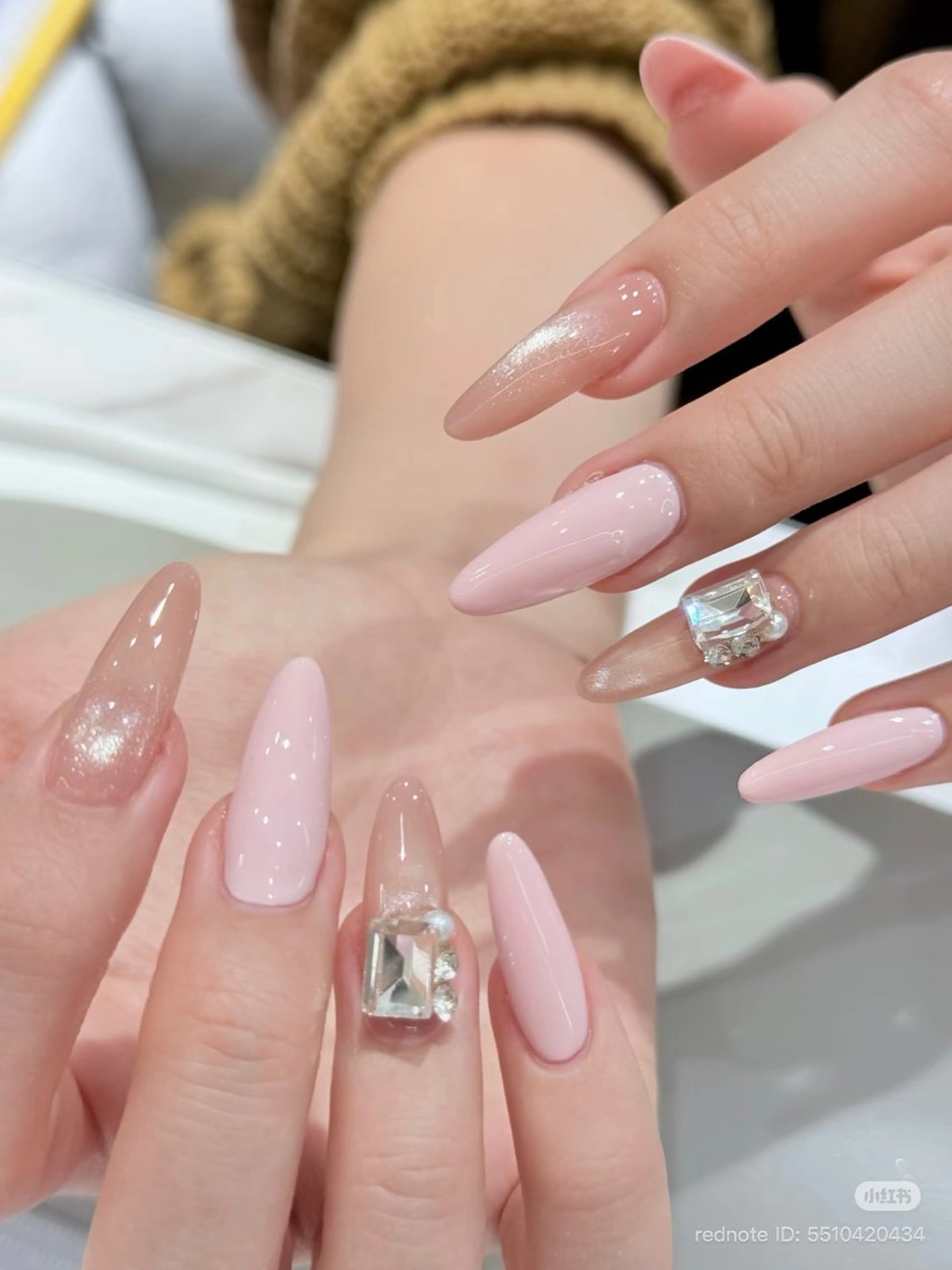 ネイル フレンチネイル キラキラネイル 韓国ネイル シンプルネイル ワンホンネイル ハンドネイル MEI Nailのネイルデザイン