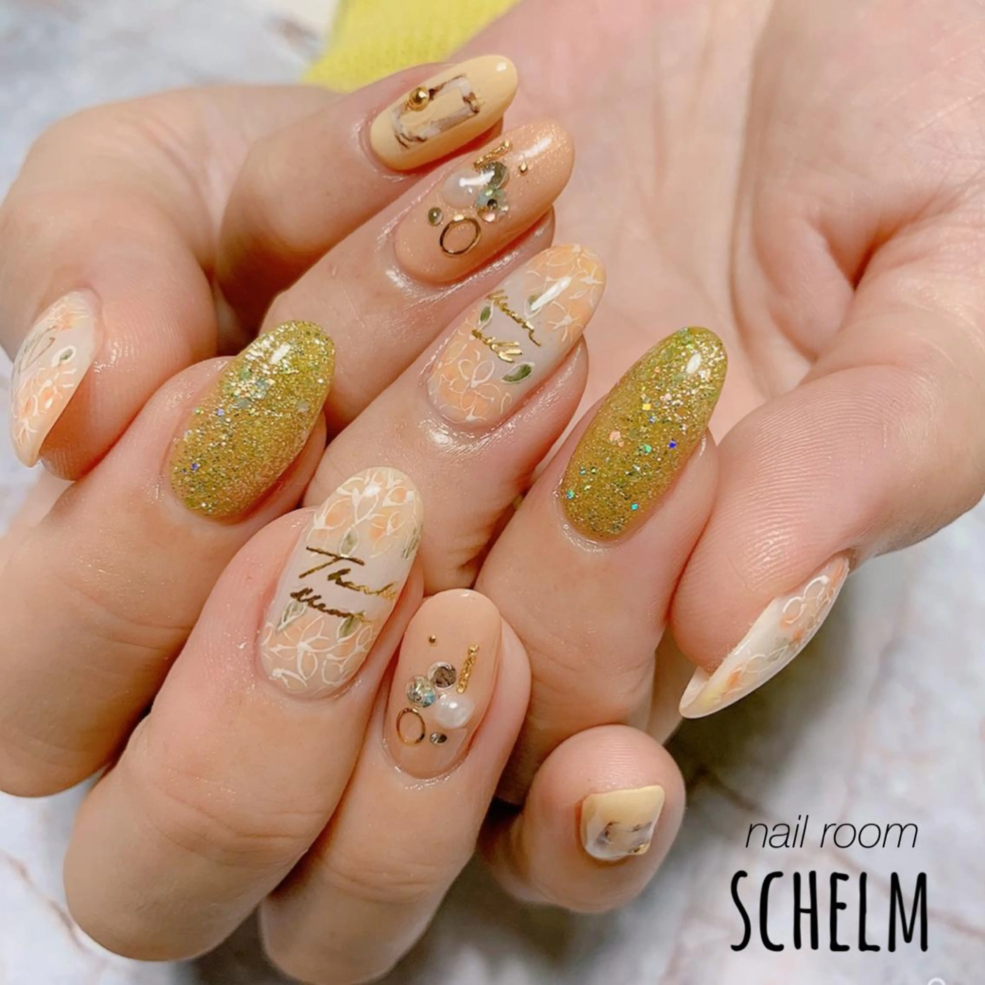 ネイル ハンドネイル nail room シュレムのネイルデザイン