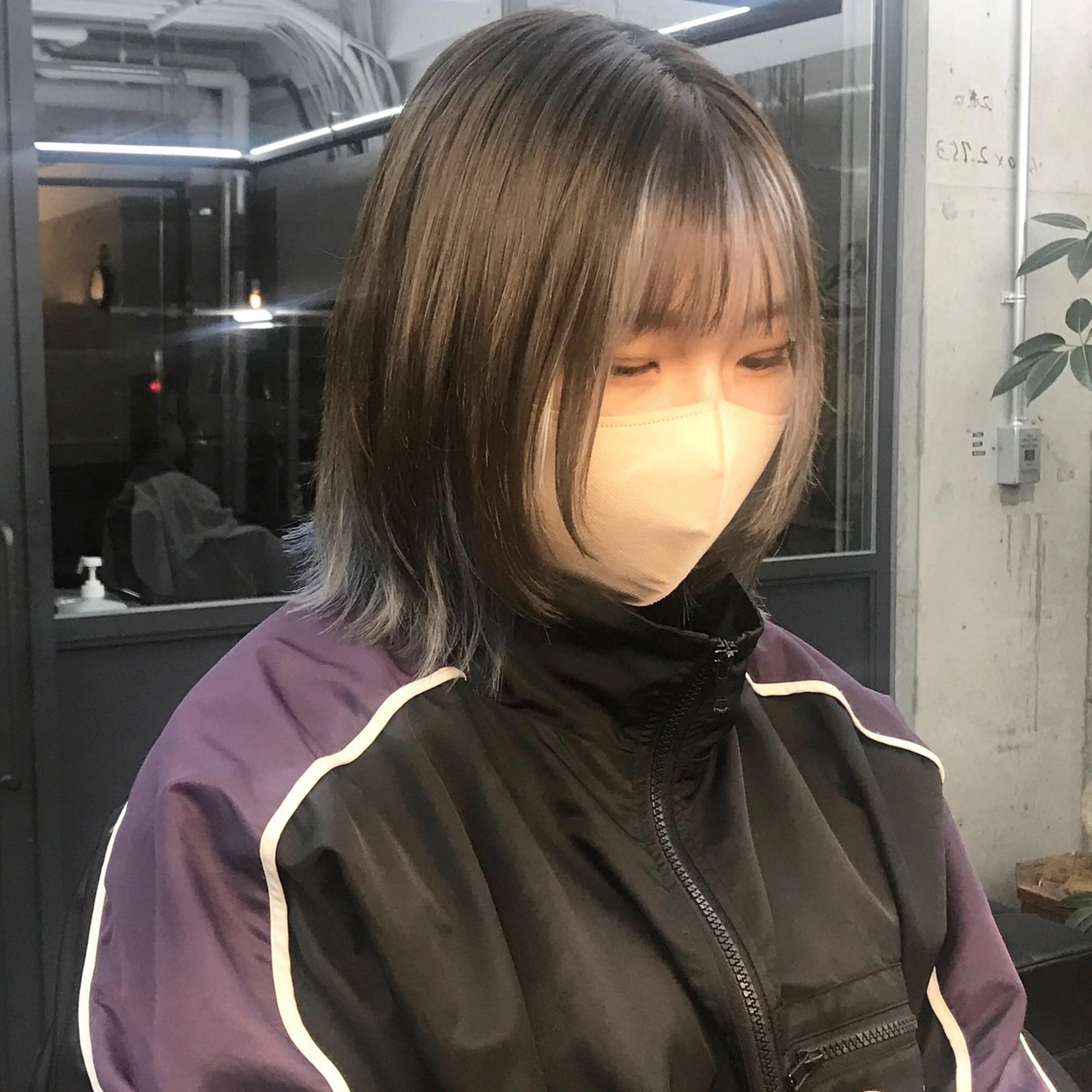 ミディアム カラー ブリーチ ブルーカラー ケアブリーチ ボブ ウルフカット カット ヘアカラー トリートメント ヘアセット ✂︎ウルフ・ショート ✂︎MIKUNIのヘアスタイル